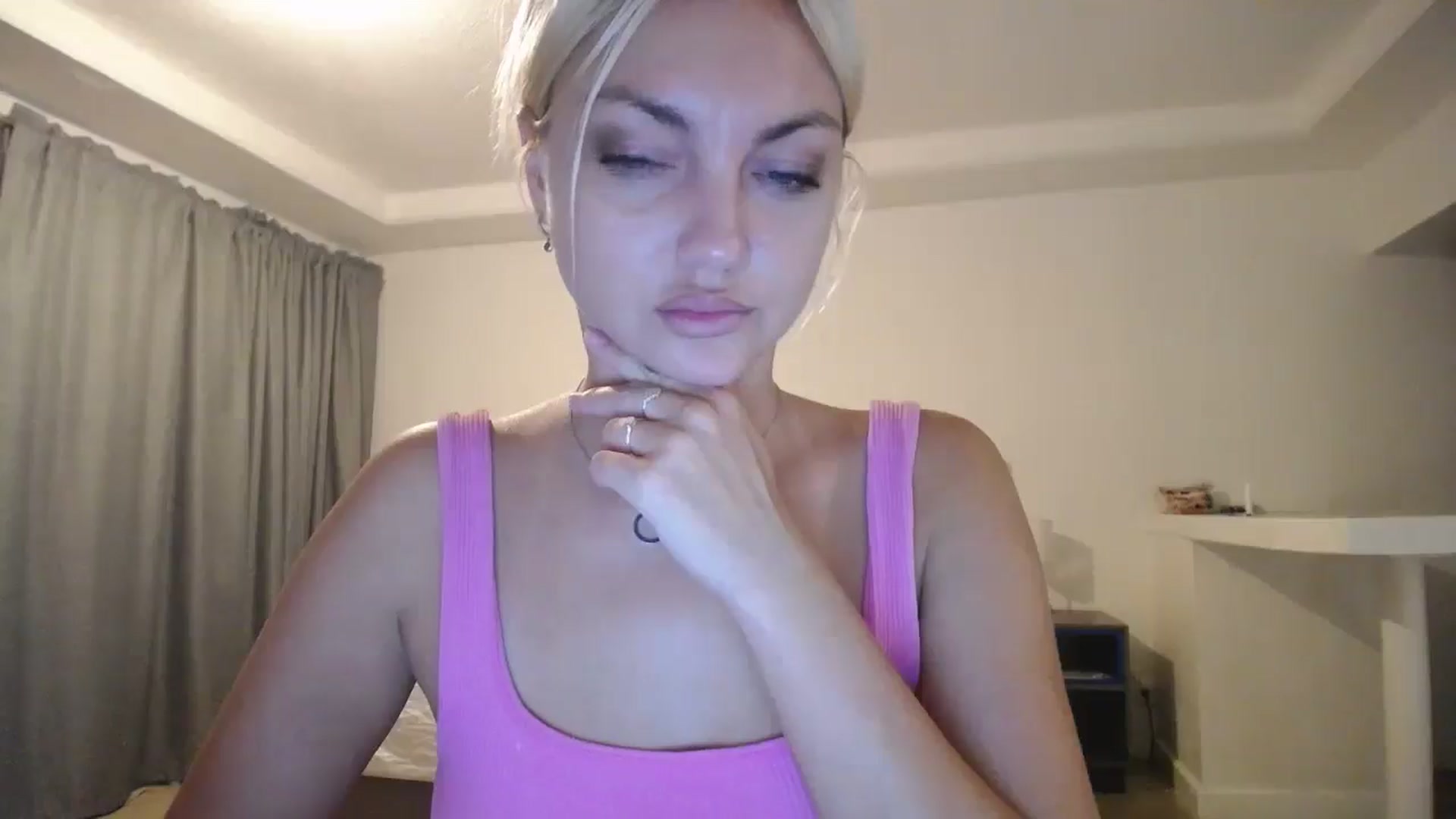 Gallery image thumbnail from AlissyaMay's myfreecams stream on, 11/08/2025, 04:07 image 15 of 20