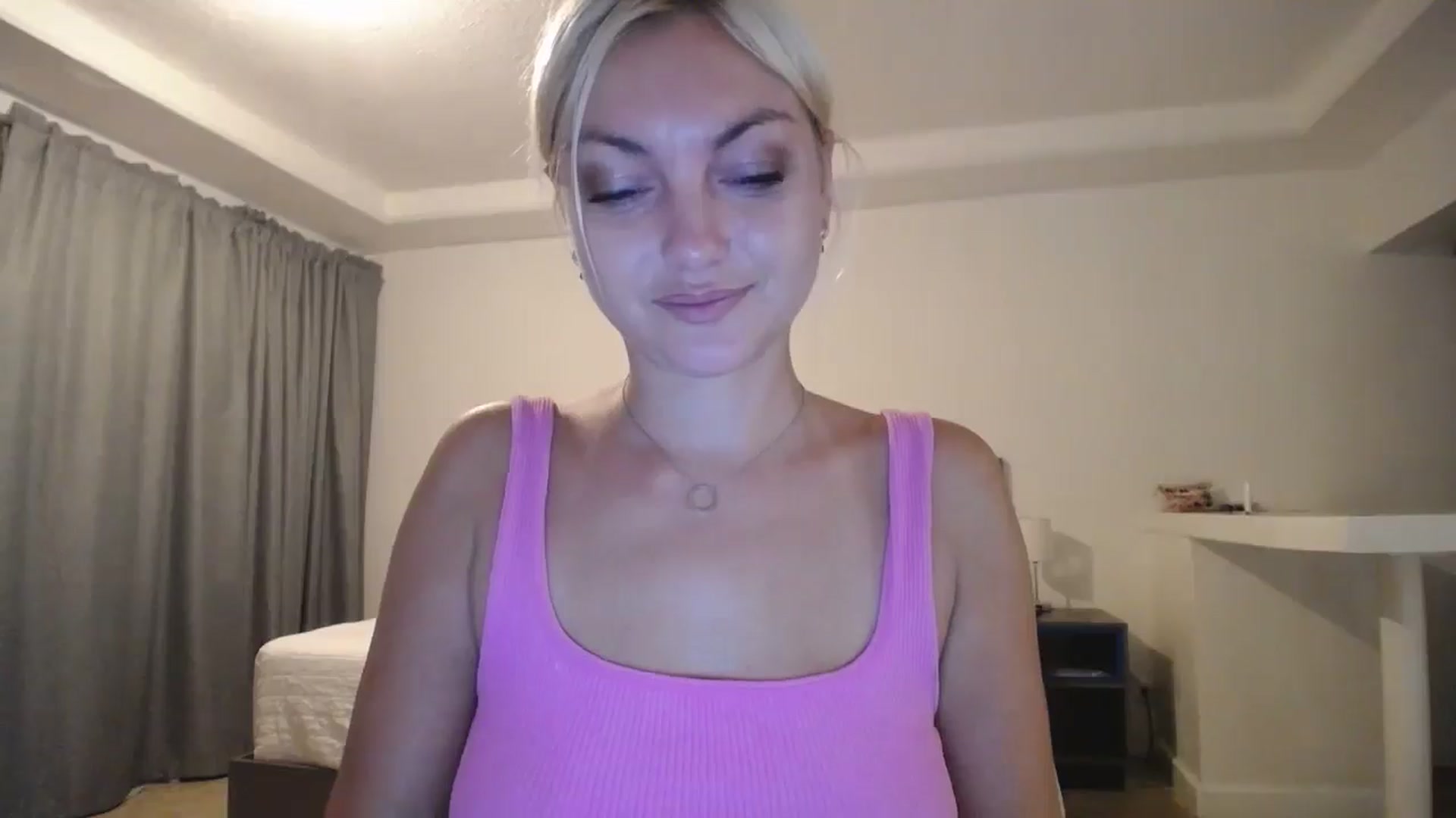 Gallery image thumbnail from AlissyaMay's myfreecams stream on, 11/08/2025, 04:07 image 13 of 20