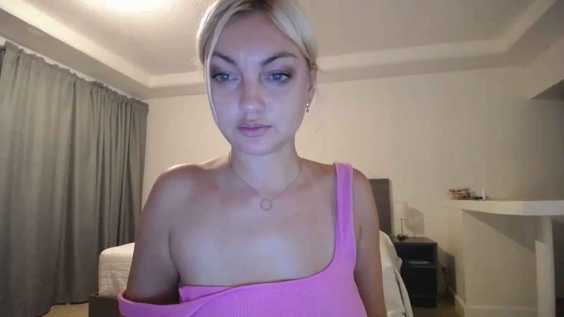 Gallery image thumbnail from AlissyaMay's myfreecams stream on, 11/08/2025, 04:07 image 19 of 20