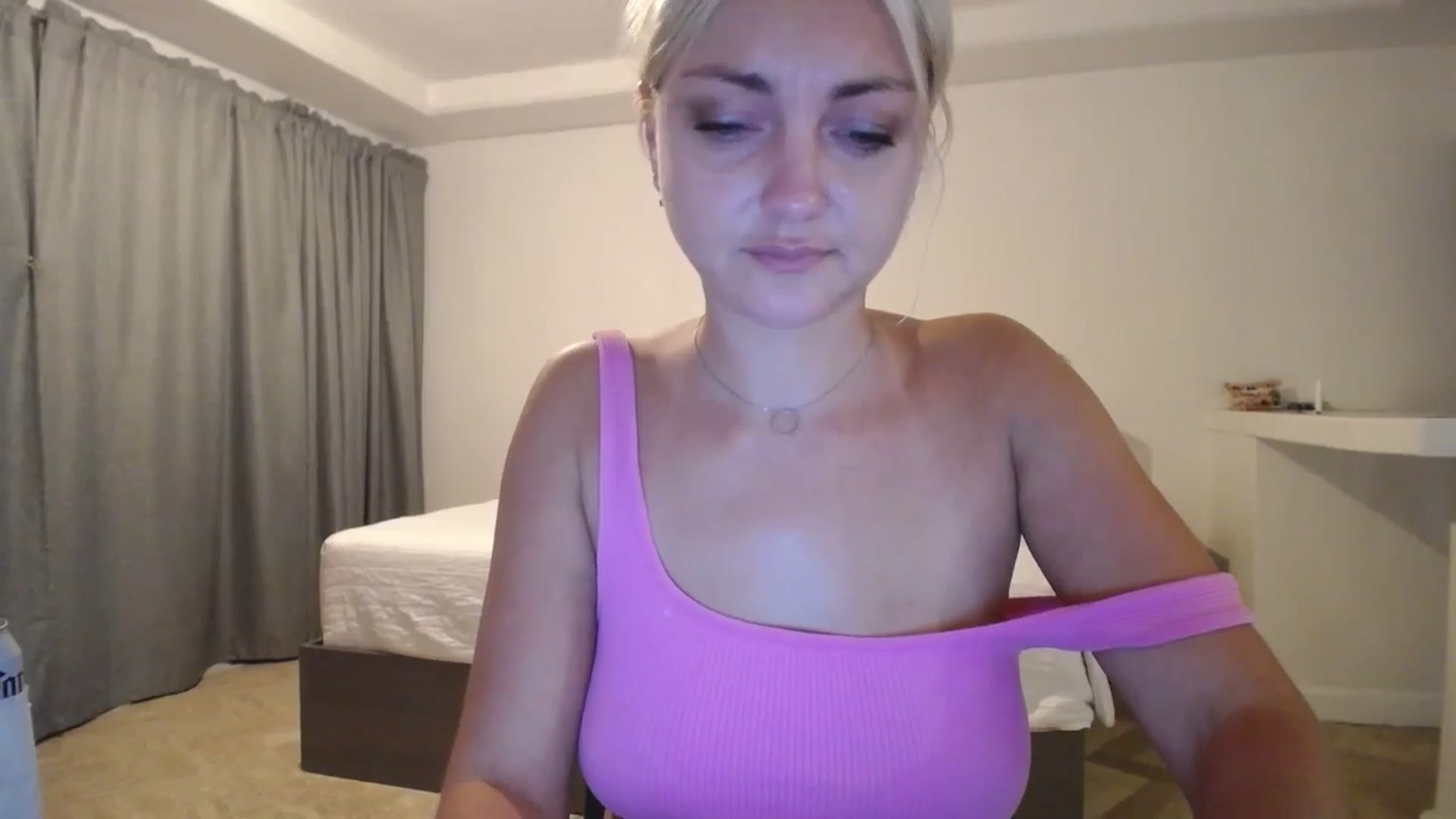 Gallery image thumbnail from AlissyaMay's myfreecams stream on, 11/08/2025, 07:02 image 11 of 20
