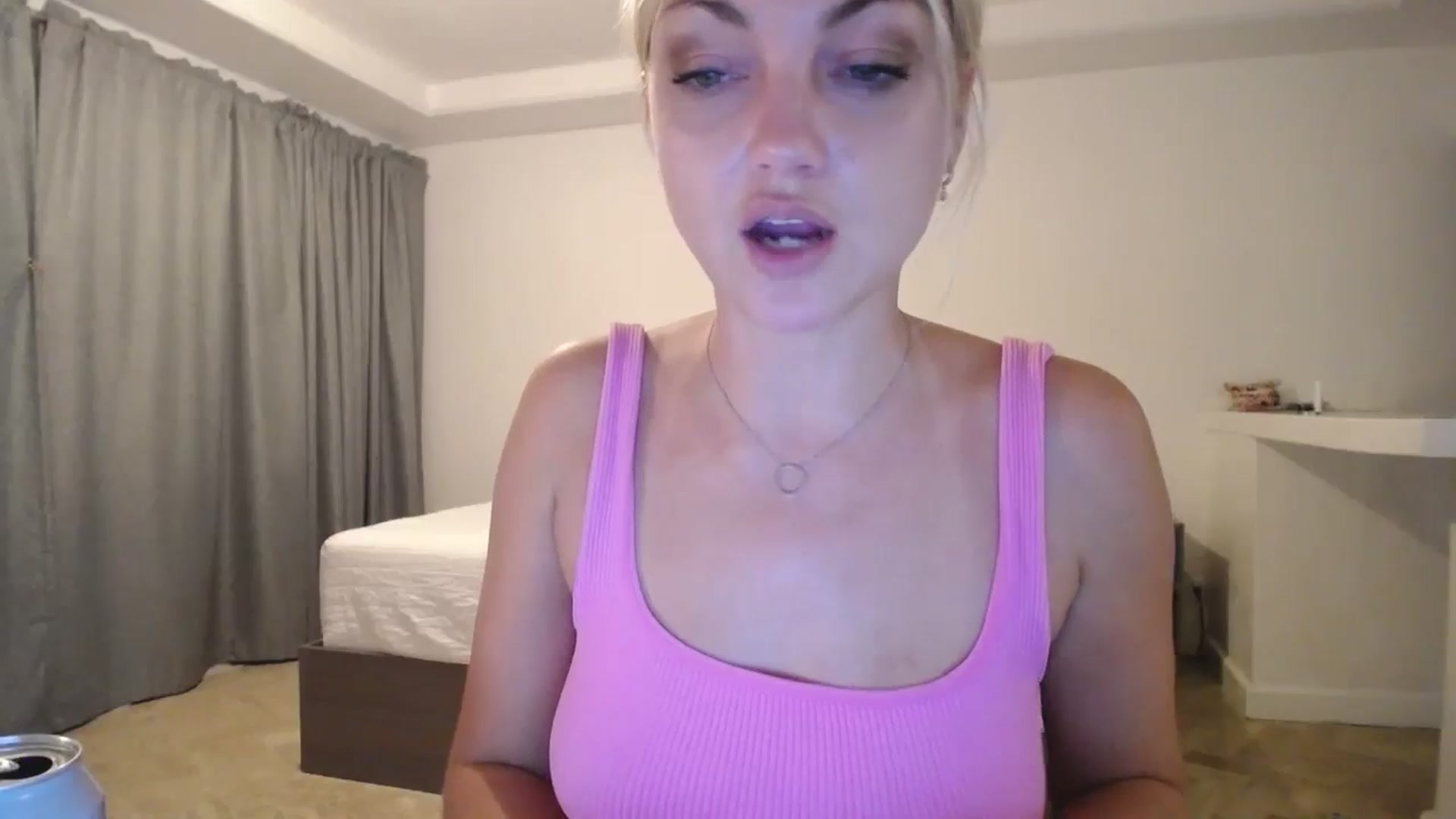 Gallery image thumbnail from AlissyaMay's myfreecams stream on, 11/08/2025, 07:02 image 13 of 20