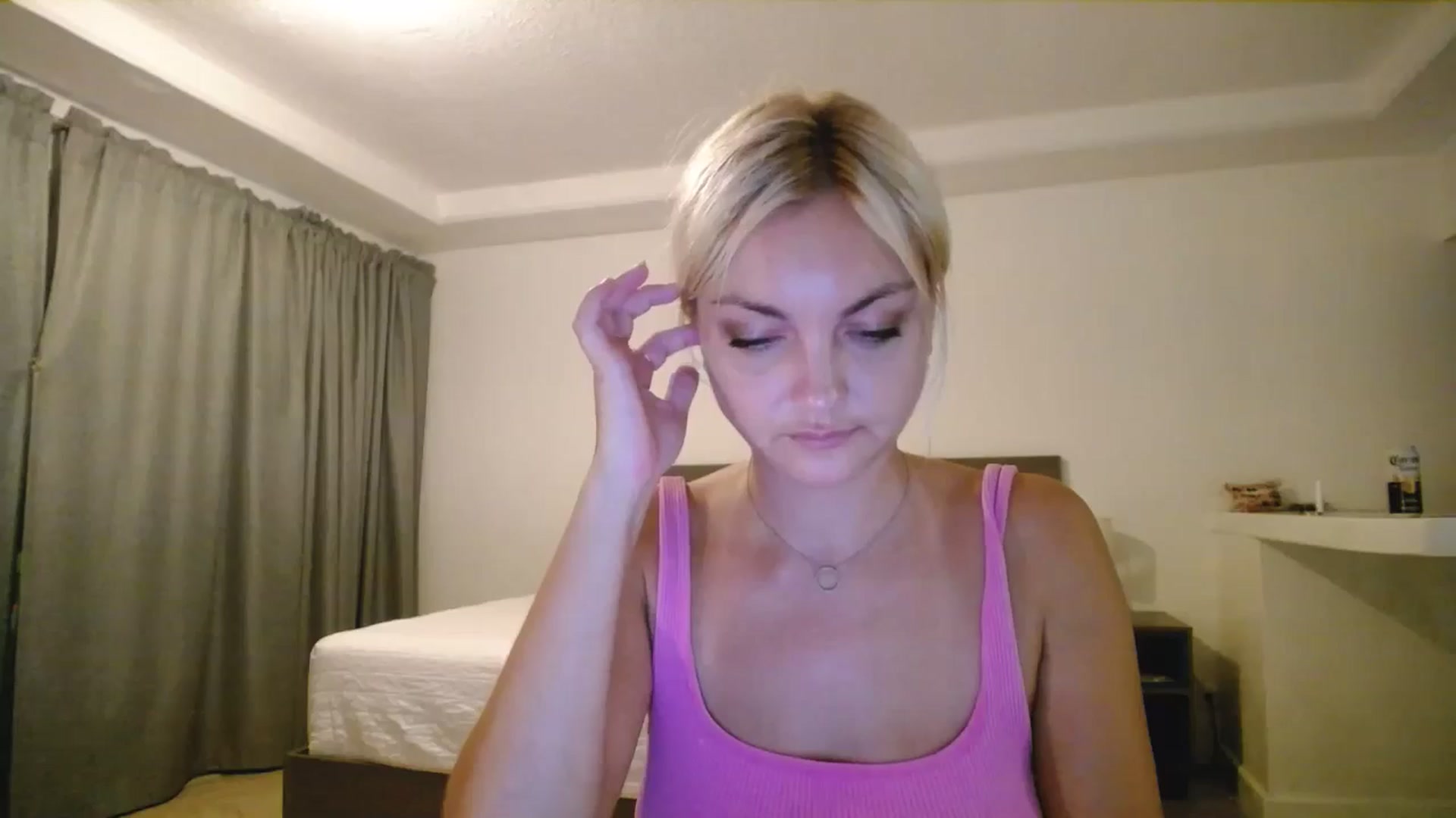 Gallery image thumbnail from AlissyaMay's myfreecams stream on, 11/08/2025, 07:02 image 20 of 20