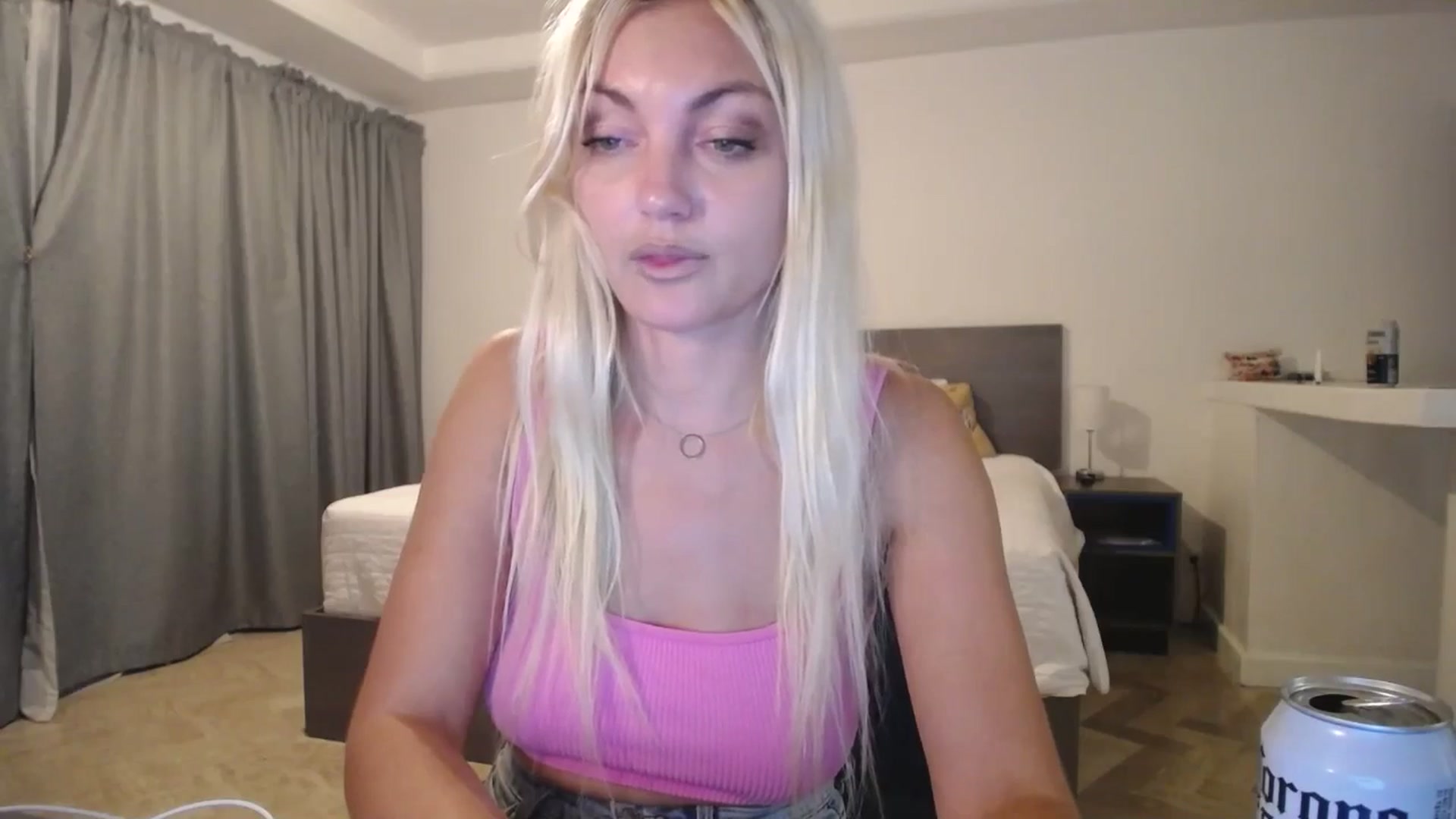 Gallery image thumbnail from AlissyaMay's myfreecams stream on, 11/08/2025, 08:29 image 3 of 20