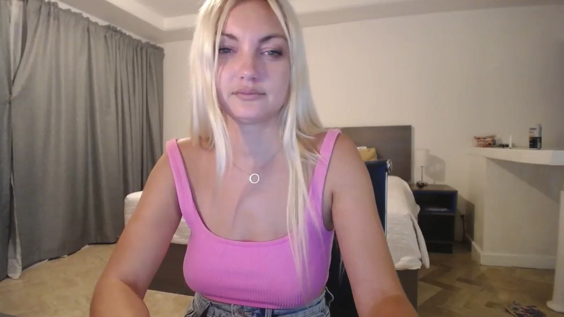 Gallery image thumbnail from AlissyaMay's myfreecams stream on, 11/08/2025, 08:29 image 15 of 20