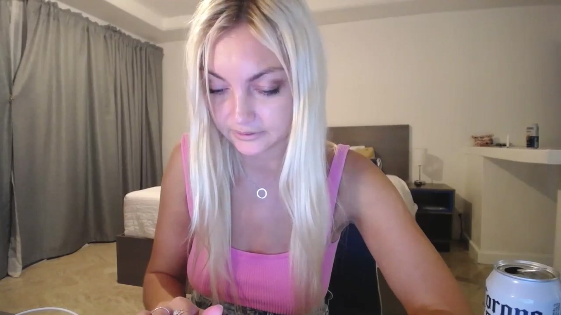 Gallery image thumbnail from AlissyaMay's myfreecams stream on, 11/08/2025, 08:29 image 8 of 20