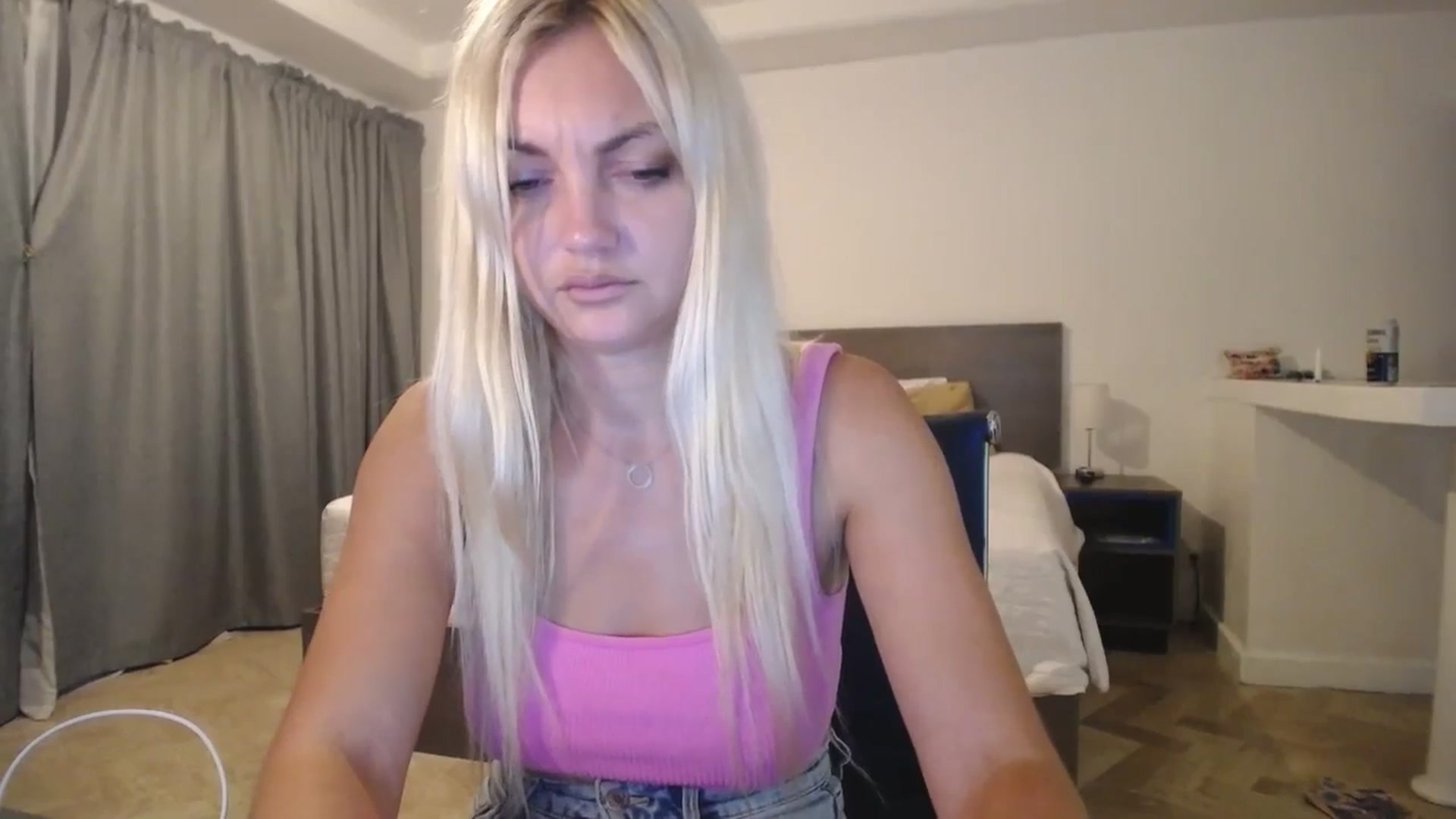 Gallery image thumbnail from AlissyaMay's myfreecams stream on, 11/08/2025, 08:29 image 12 of 20