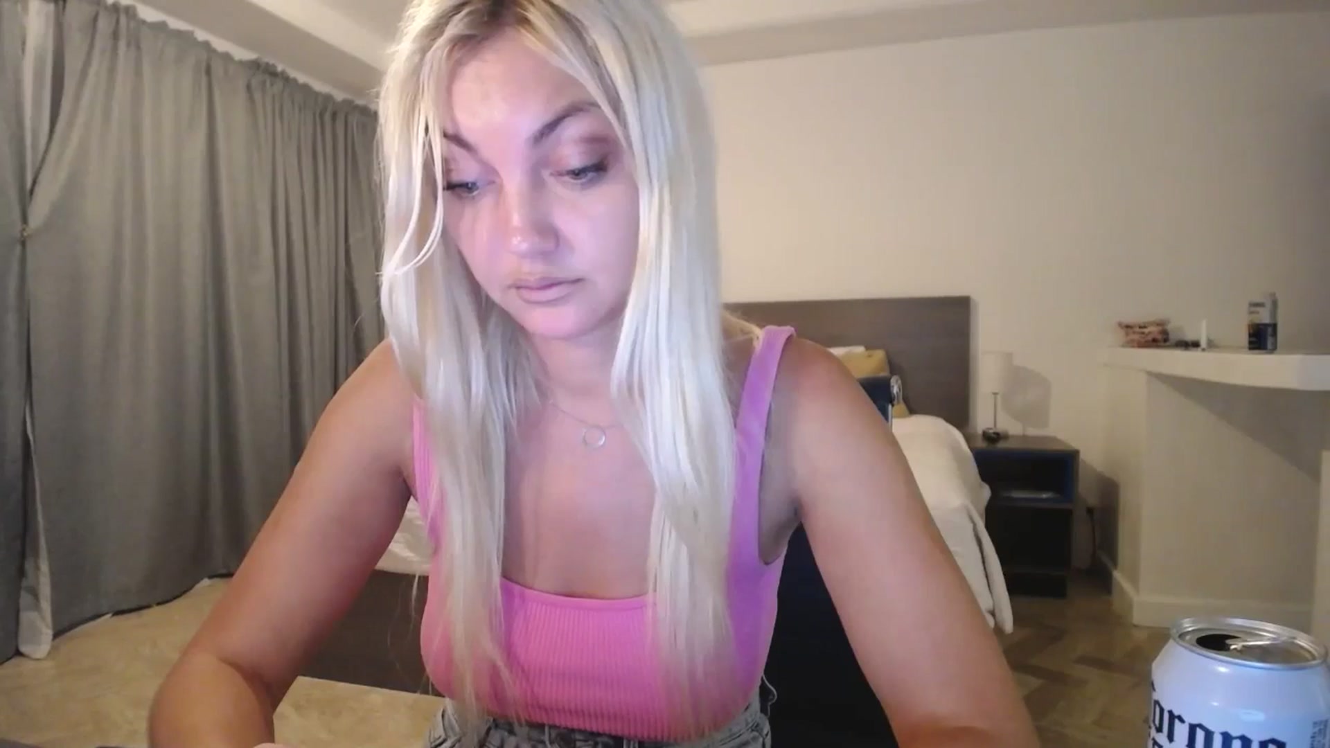 Gallery image thumbnail from AlissyaMay's myfreecams stream on, 11/08/2025, 08:29 image 6 of 20