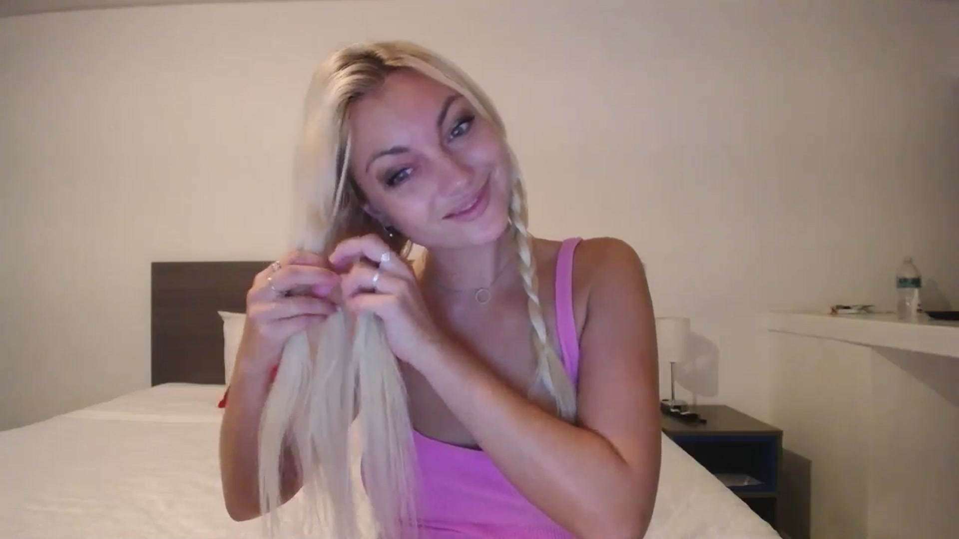 Gallery image thumbnail from AlissyaMay's myfreecams stream on, 11/09/2025, 05:44 image 19 of 20
