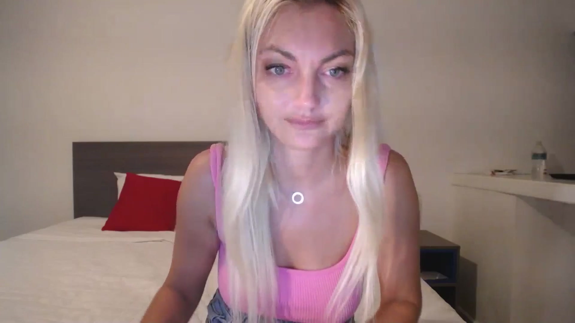 Gallery image thumbnail from AlissyaMay's myfreecams stream on, 11/09/2025, 10:57 image 15 of 20