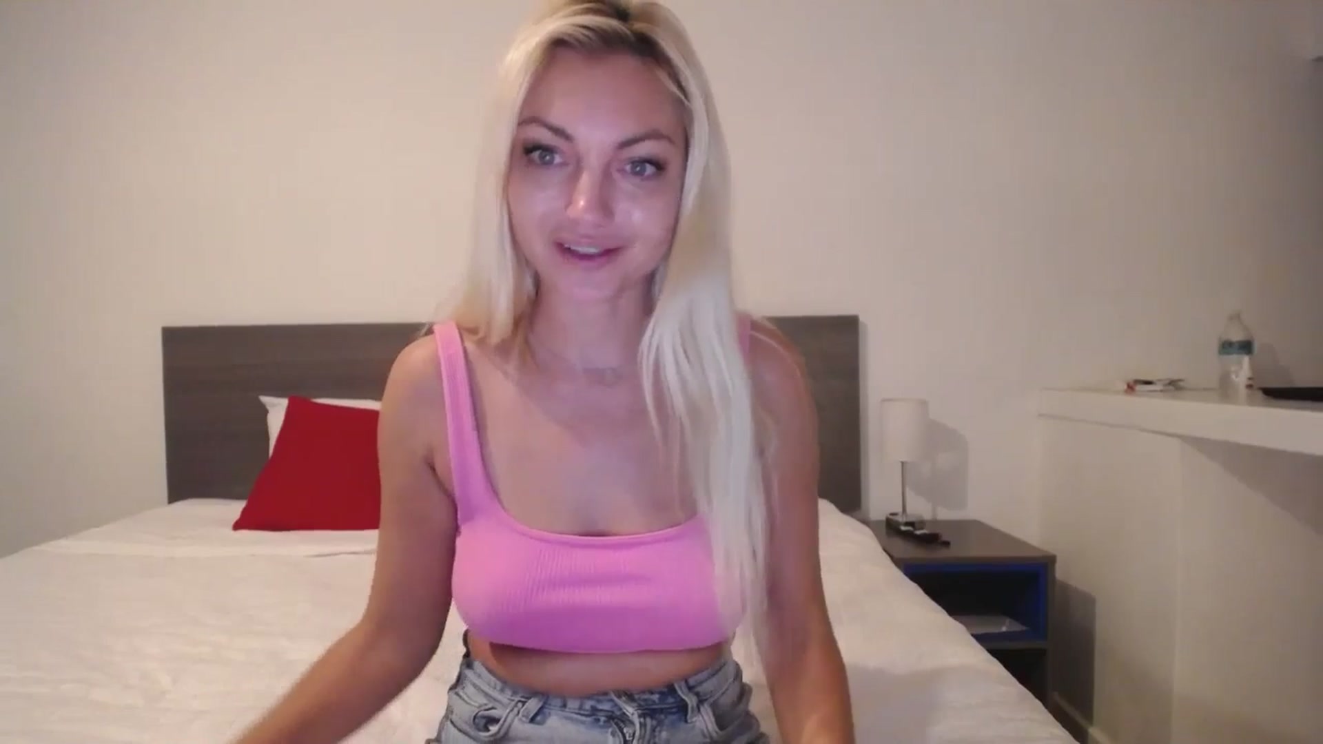 Gallery image thumbnail from AlissyaMay's myfreecams stream on, 11/09/2025, 10:57 image 2 of 20