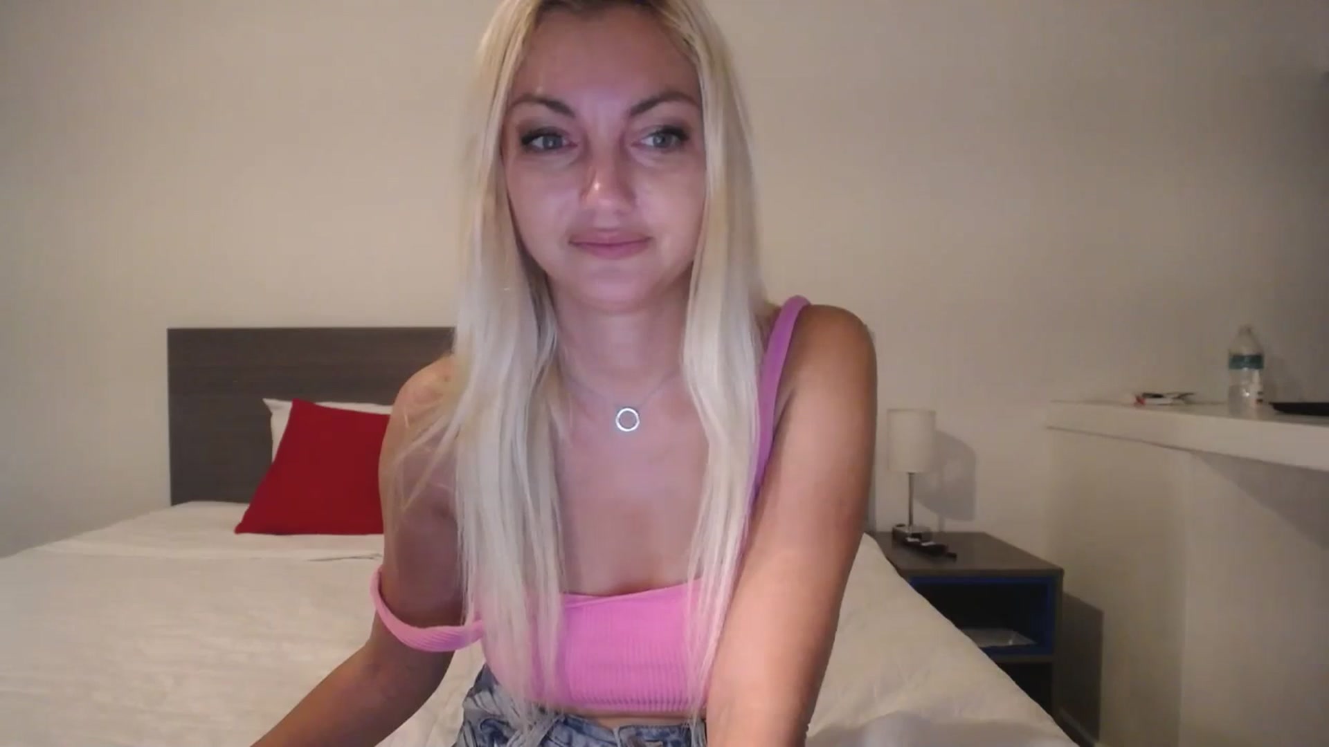 Gallery image thumbnail from AlissyaMay's myfreecams stream on, 11/09/2025, 10:57 image 16 of 20