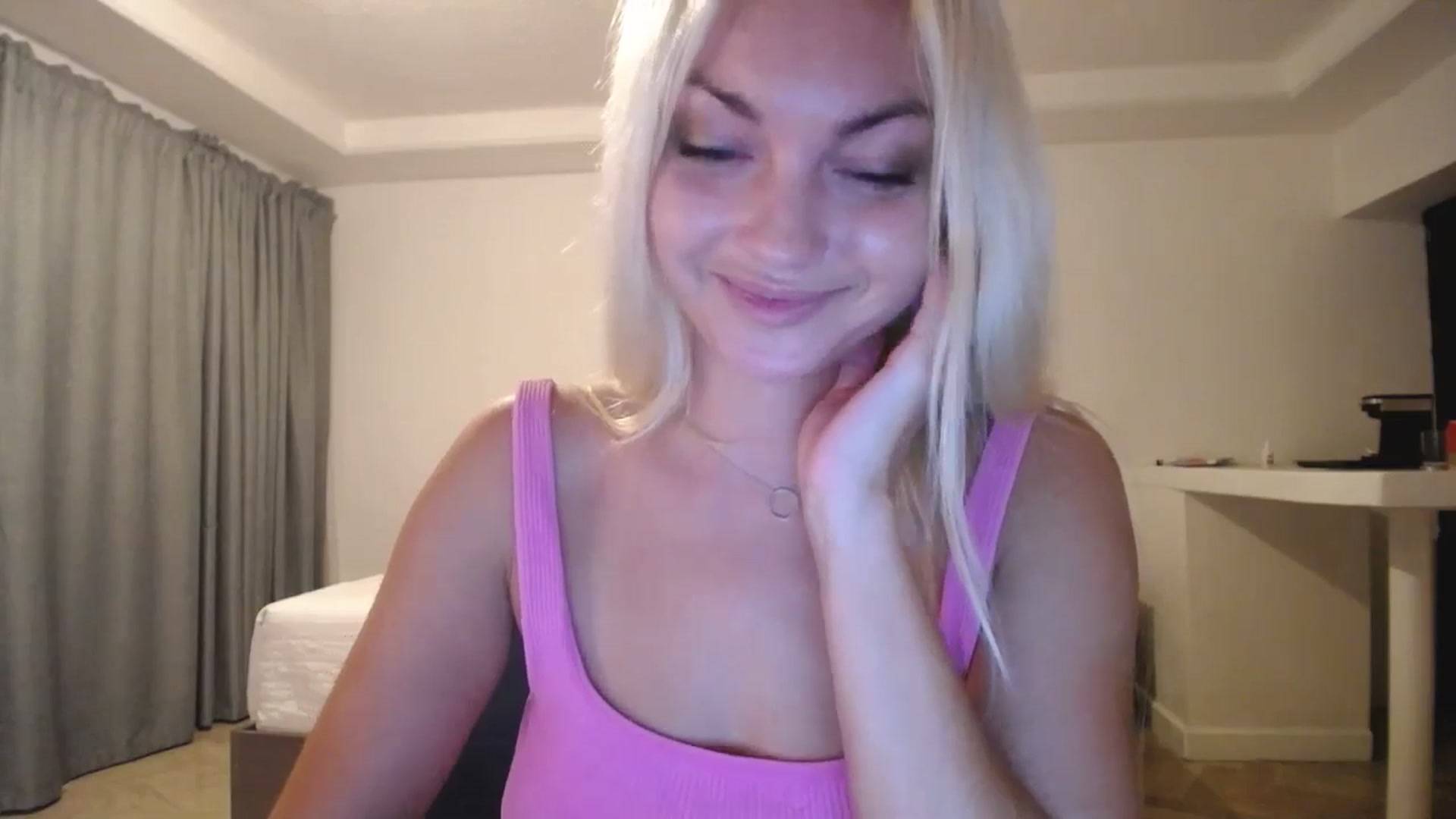Gallery image thumbnail from AlissyaMay's myfreecams stream on, 11/10/2025, 07:52 image 18 of 20