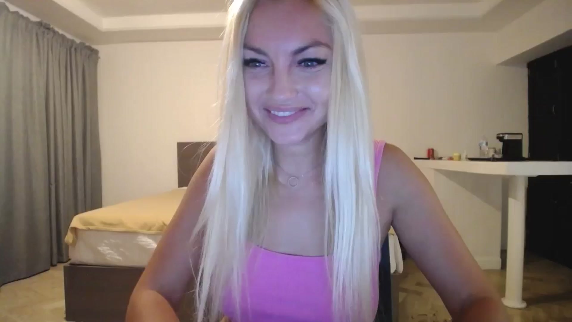 Gallery image thumbnail from AlissyaMay's myfreecams stream on, 11/11/2025, 09:32 image 12 of 20