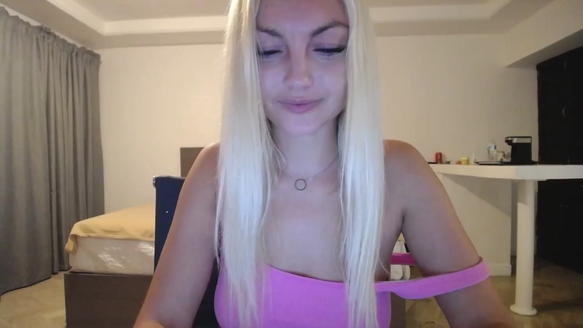 Gallery image thumbnail from AlissyaMay's myfreecams stream on, 11/11/2025, 09:32 image 6 of 20