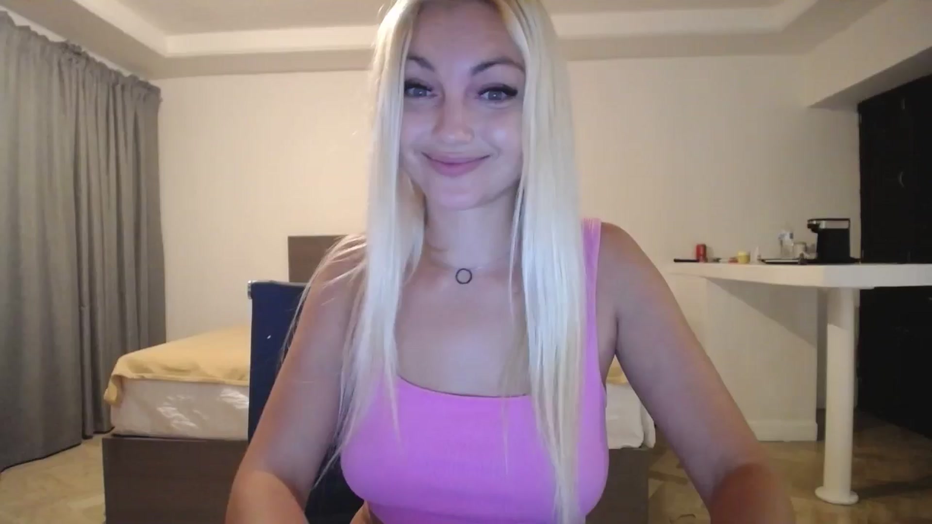 Gallery image thumbnail from AlissyaMay's myfreecams stream on, 11/11/2025, 09:32 image 8 of 20