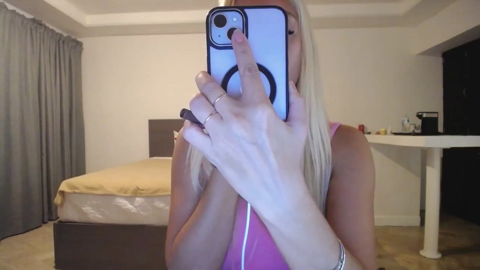 Gallery image thumbnail from AlissyaMay's myfreecams stream on, 11/11/2025, 09:32 image 16 of 20