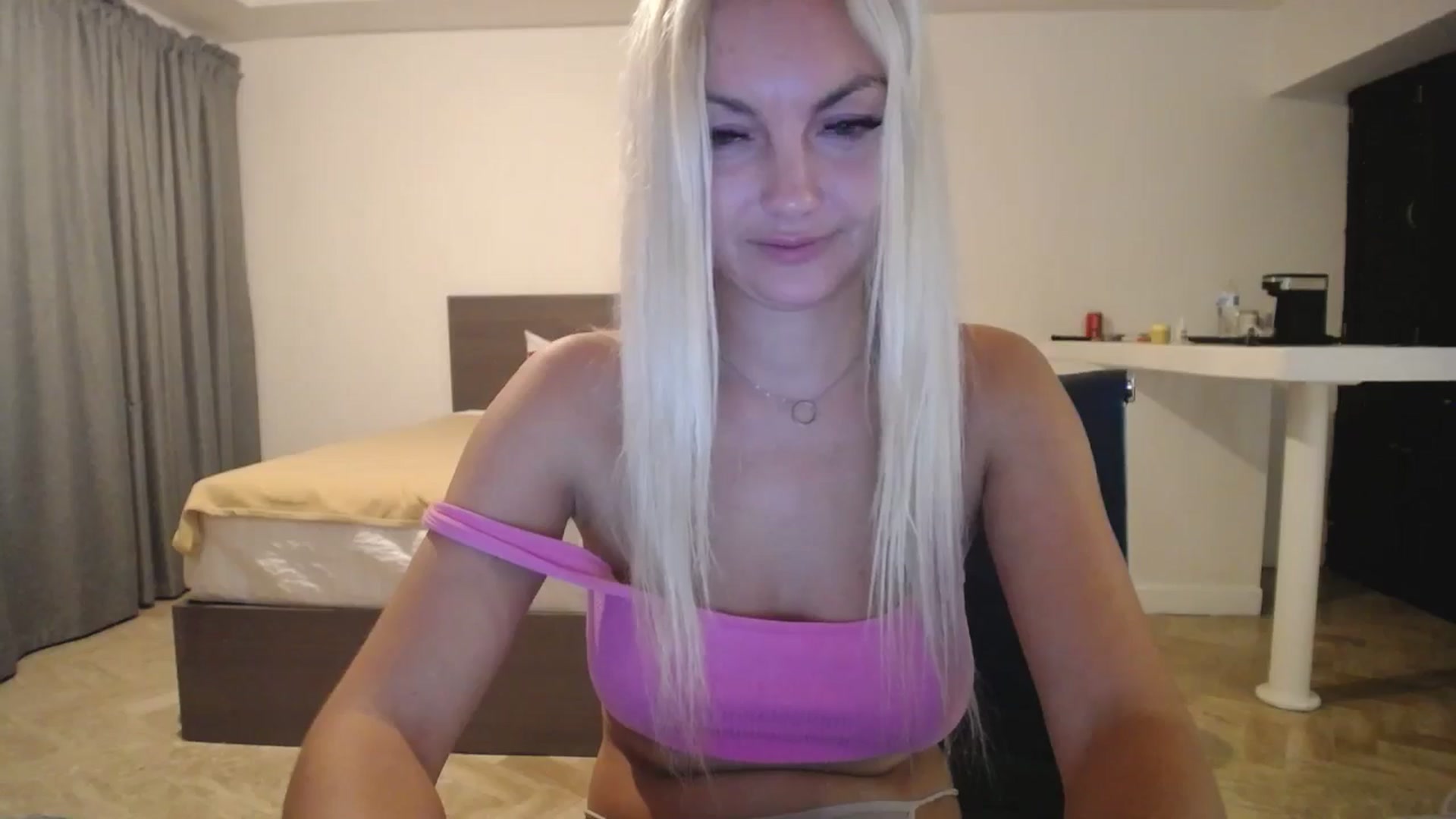 Gallery image thumbnail from AlissyaMay's myfreecams stream on, 11/11/2025, 10:45 image 10 of 20