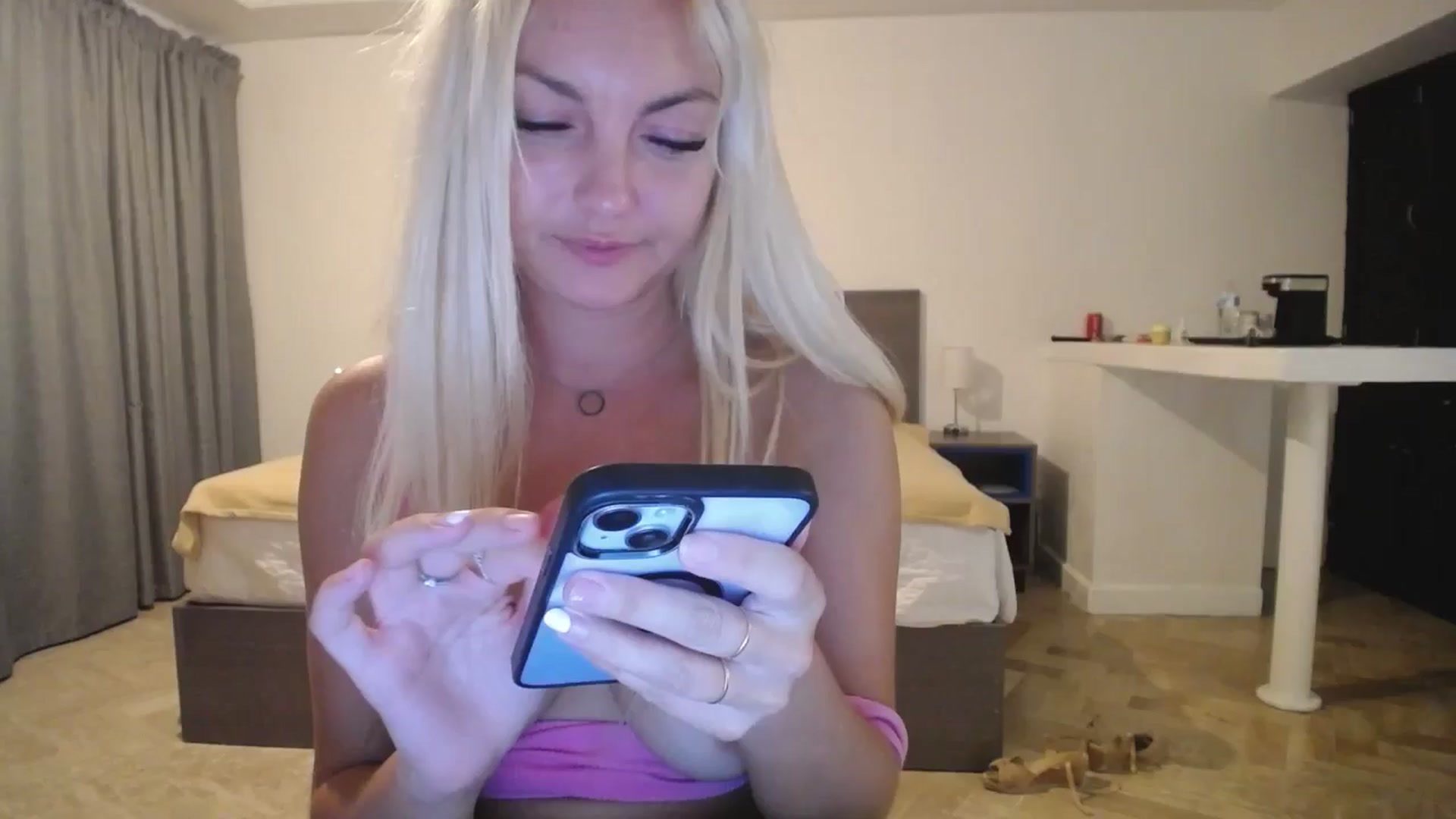 Gallery image thumbnail from AlissyaMay's myfreecams stream on, 11/11/2025, 11:35 image 14 of 20