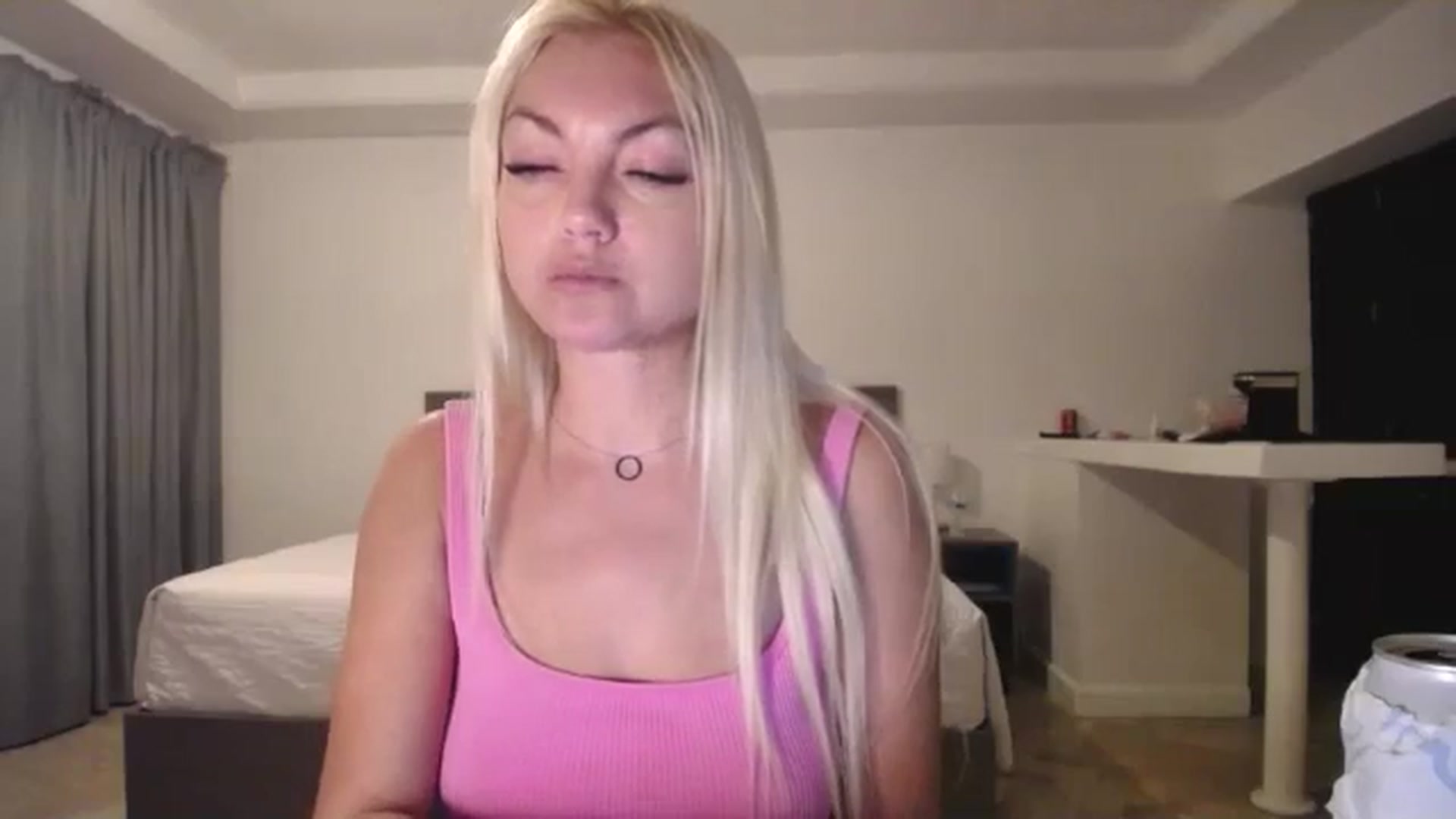 Gallery image thumbnail from AlissyaMay's myfreecams stream on, 11/12/2025, 08:57 image 8 of 20