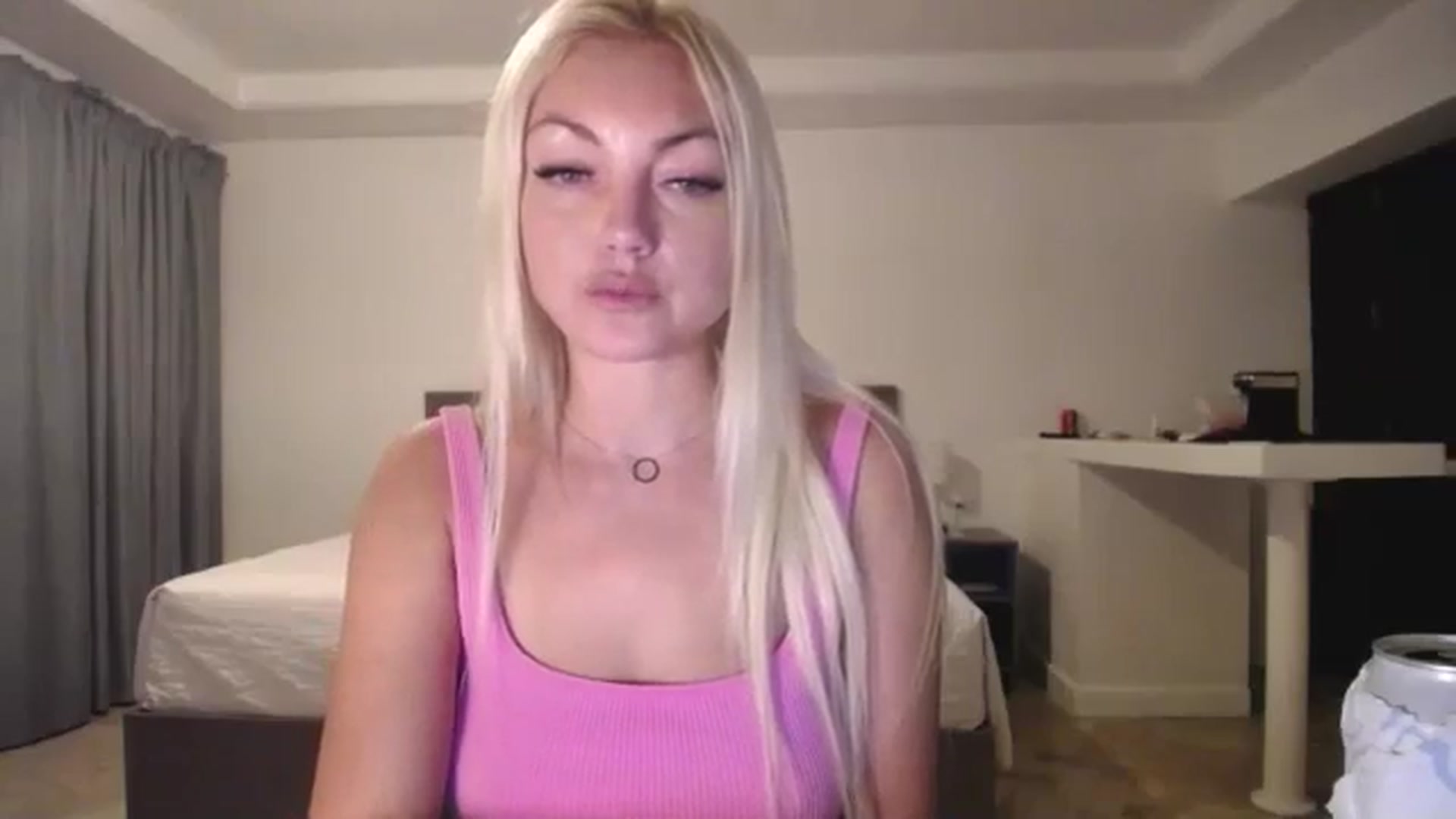 Gallery image thumbnail from AlissyaMay's myfreecams stream on, 11/12/2025, 08:57 image 9 of 20