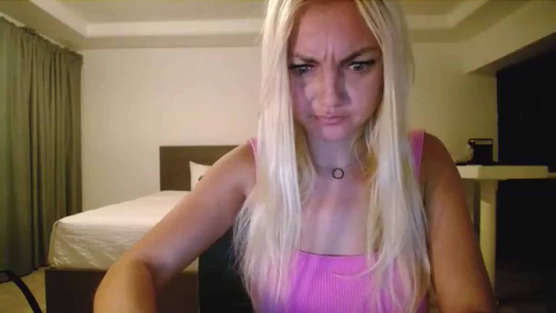 Gallery image thumbnail from AlissyaMay's myfreecams stream on, 11/12/2025, 10:50 image 16 of 20