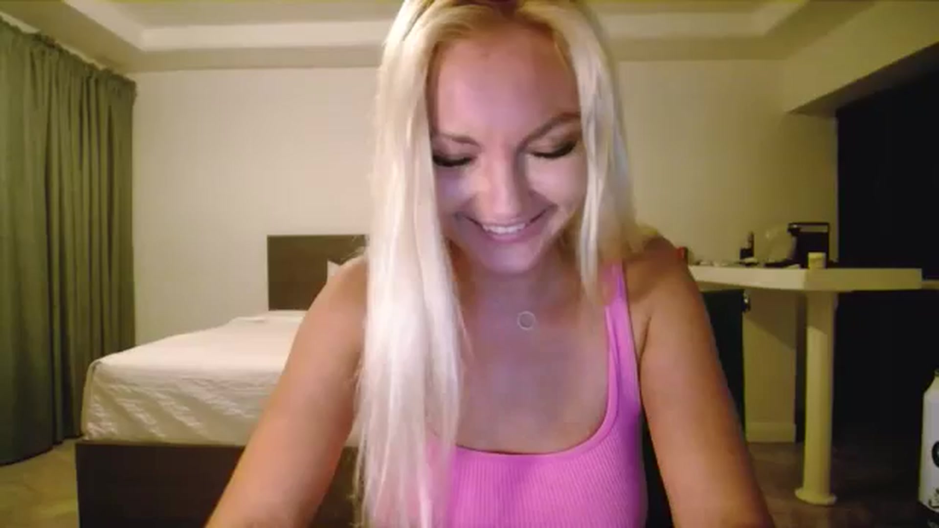 Gallery image thumbnail from AlissyaMay's myfreecams stream on, 11/13/2025, 09:37 image 6 of 20