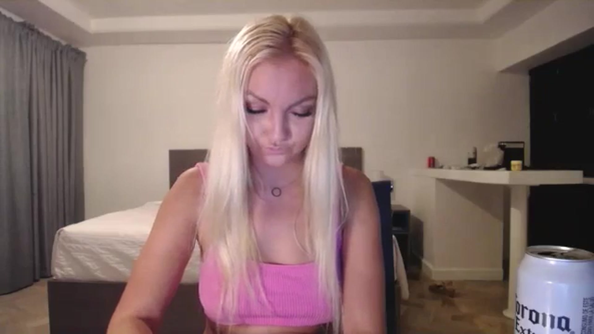 Gallery image thumbnail from AlissyaMay's myfreecams stream on, 11/13/2025, 09:37 image 2 of 20