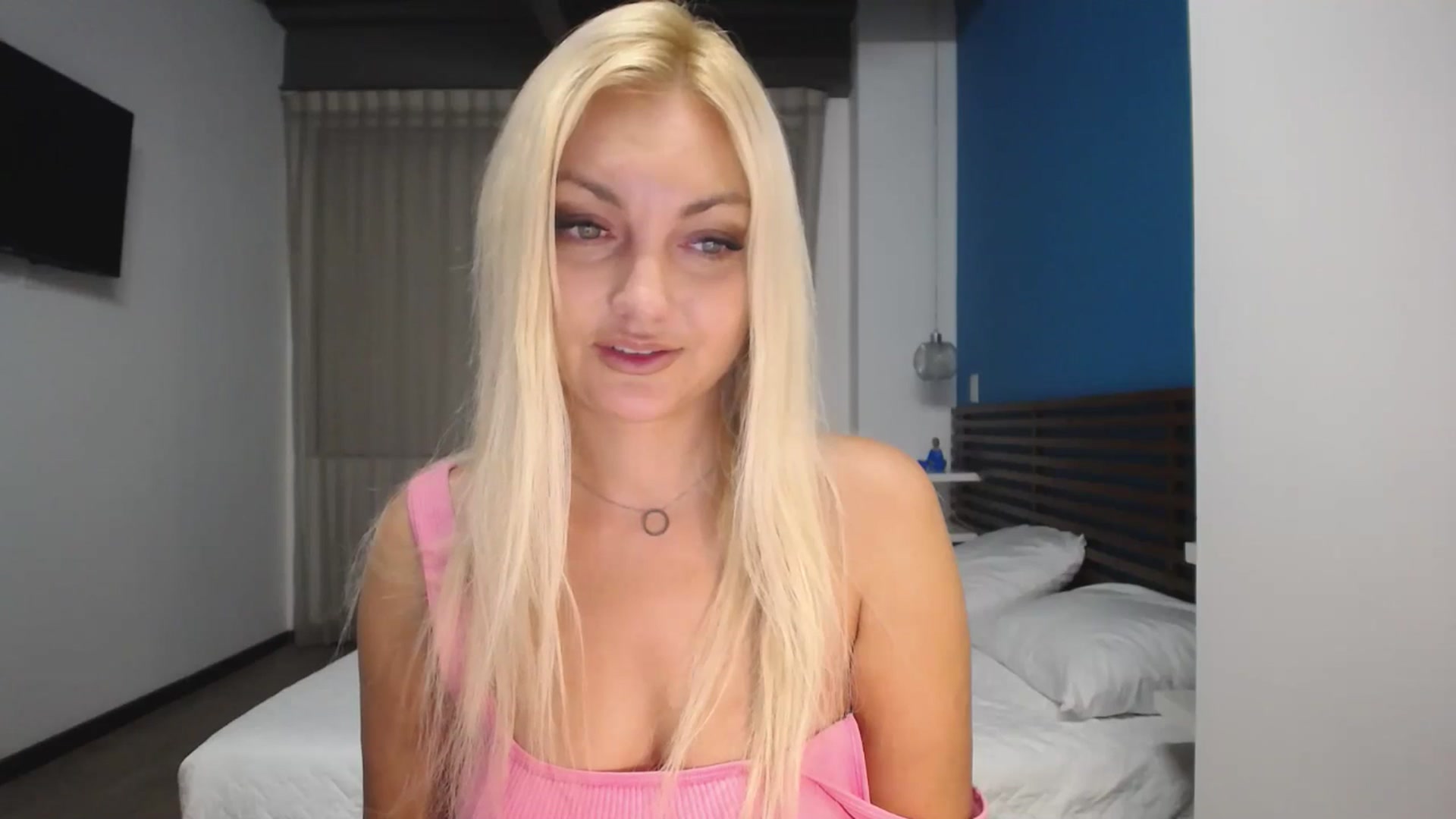 Gallery image thumbnail from AlissyaMay's myfreecams stream on, 11/17/2025, 03:58 image 6 of 20