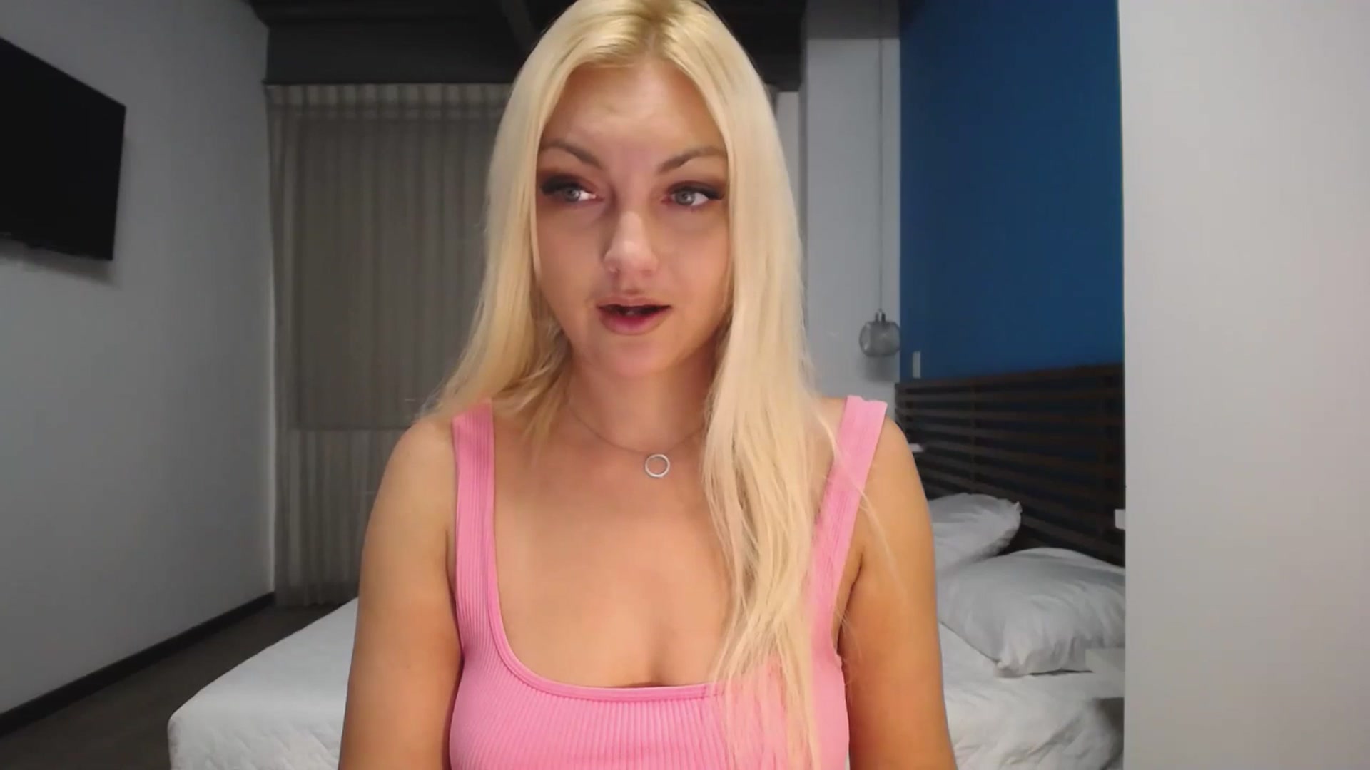 Gallery image thumbnail from AlissyaMay's myfreecams stream on, 11/17/2025, 03:58 image 4 of 20