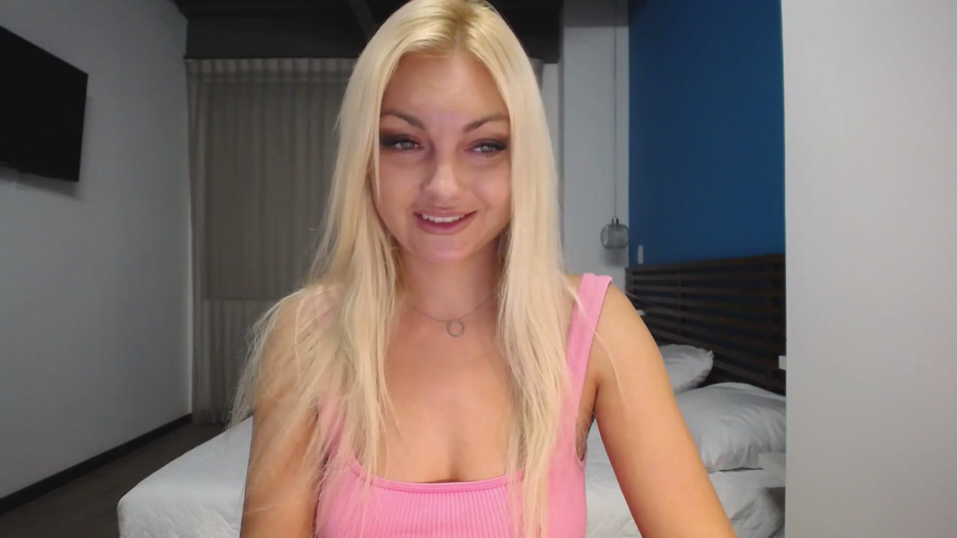Gallery image thumbnail from AlissyaMay's myfreecams stream on, 11/17/2025, 03:58 image 3 of 20