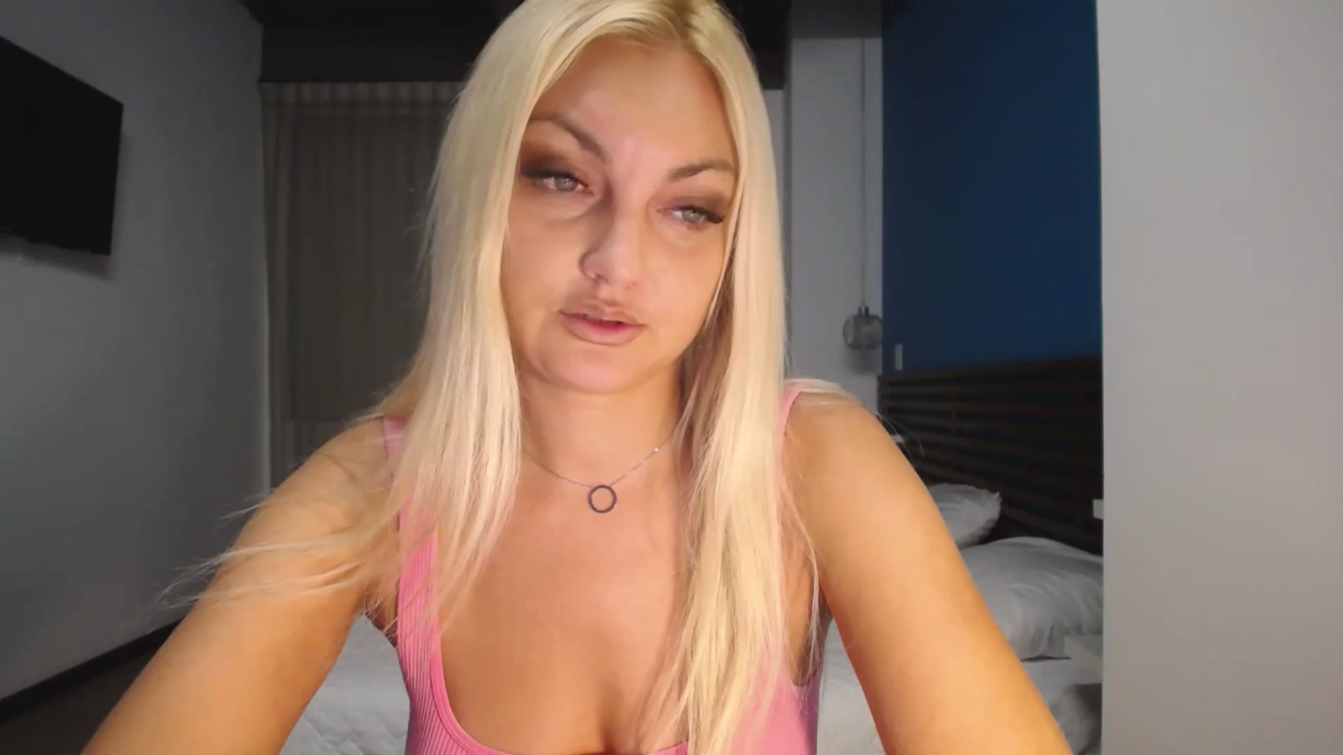 Gallery image thumbnail from AlissyaMay's myfreecams stream on, 11/17/2025, 03:58 image 13 of 20