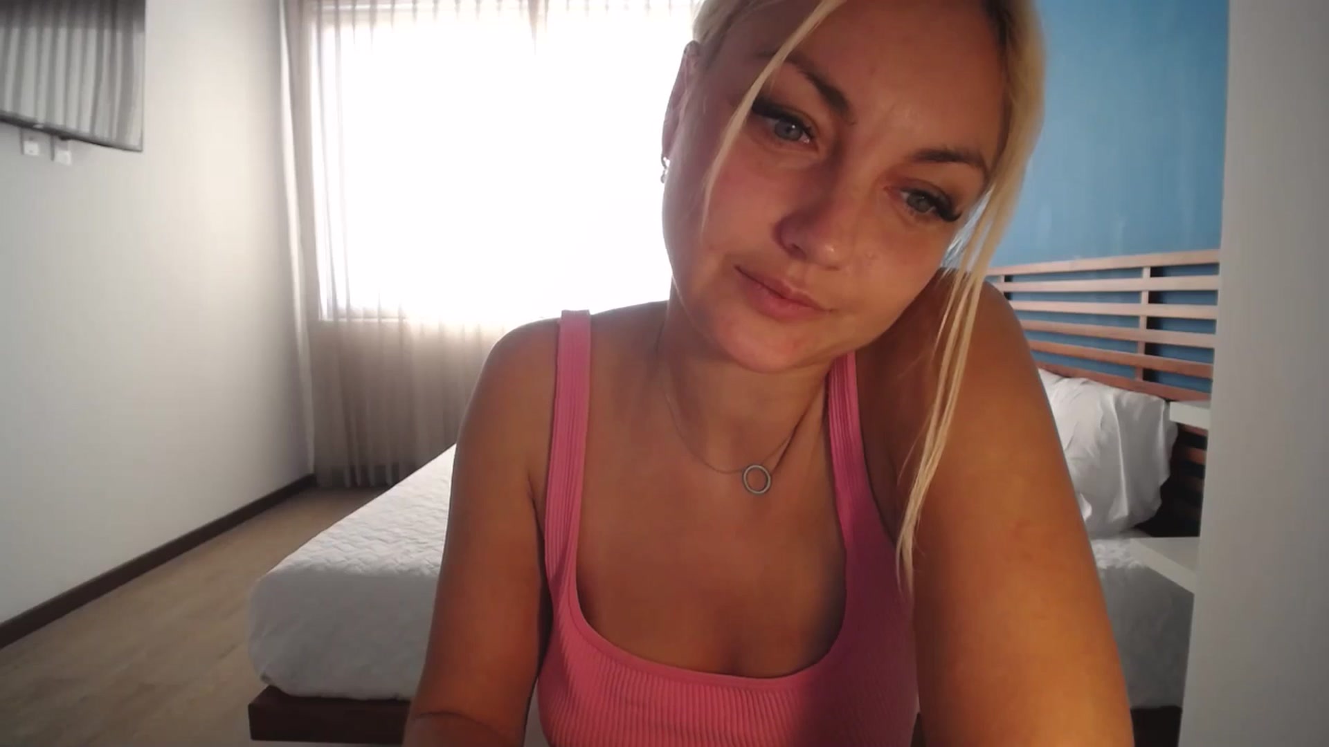 Gallery image thumbnail from AlissyaMay's myfreecams stream on, 11/20/2025, 15:53 image 4 of 20
