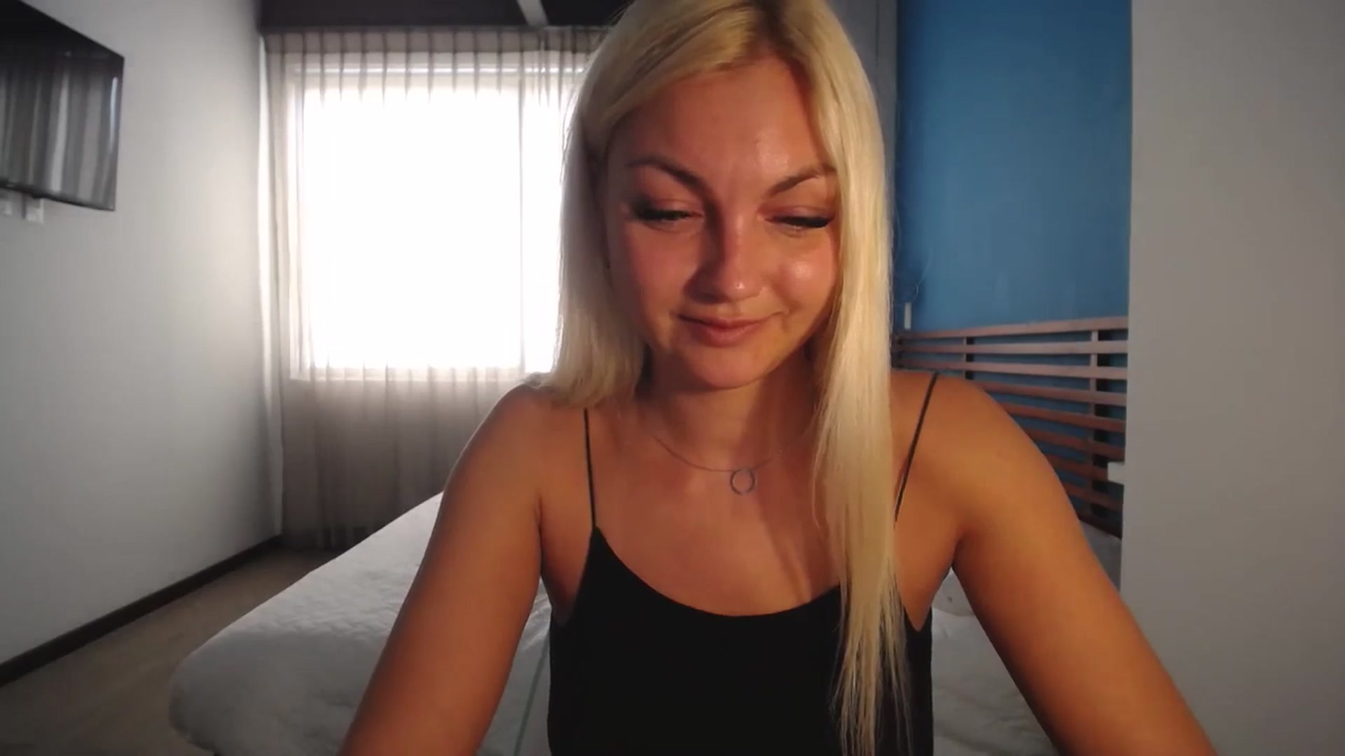 Gallery image thumbnail from AlissyaMay's myfreecams stream on, 11/23/2025, 18:32 image 7 of 20