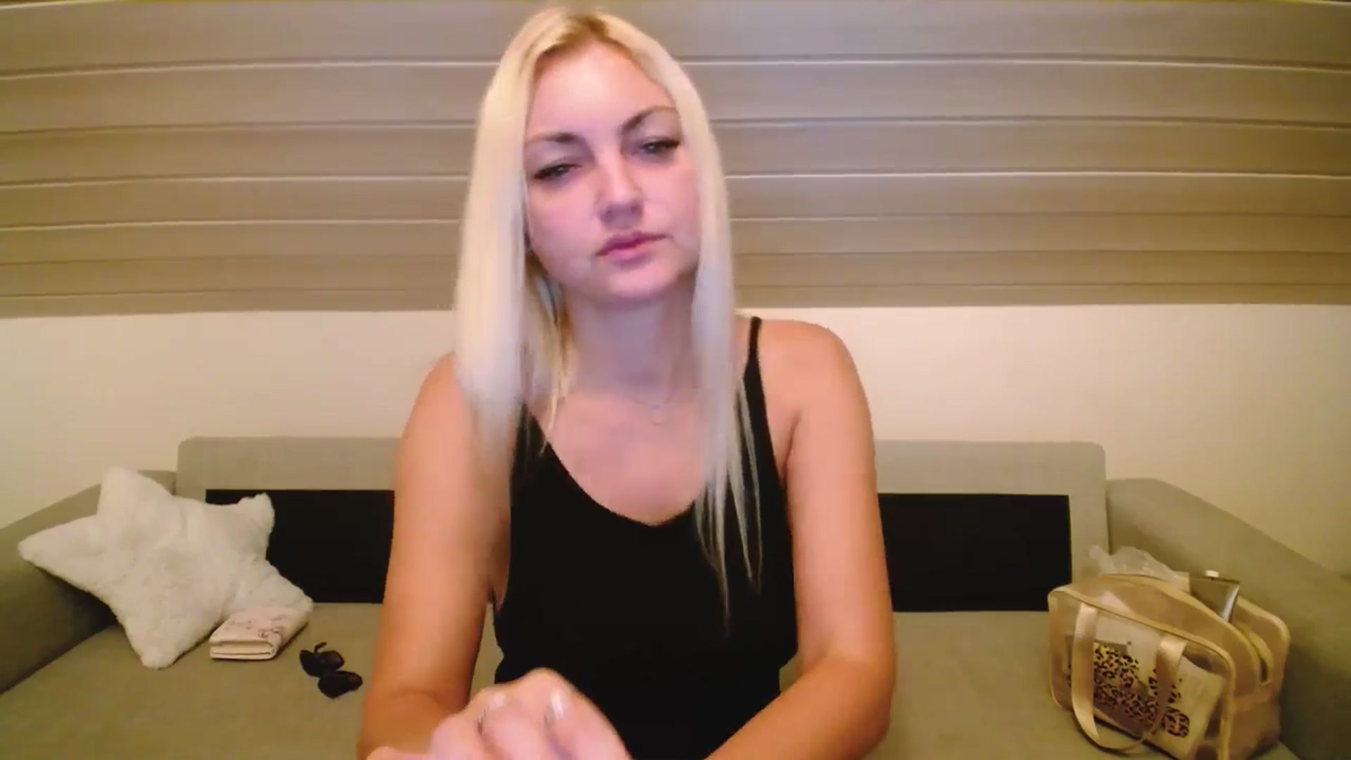 Gallery image thumbnail from AlissyaMay's myfreecams stream on, 11/26/2025, 20:03 image 15 of 20
