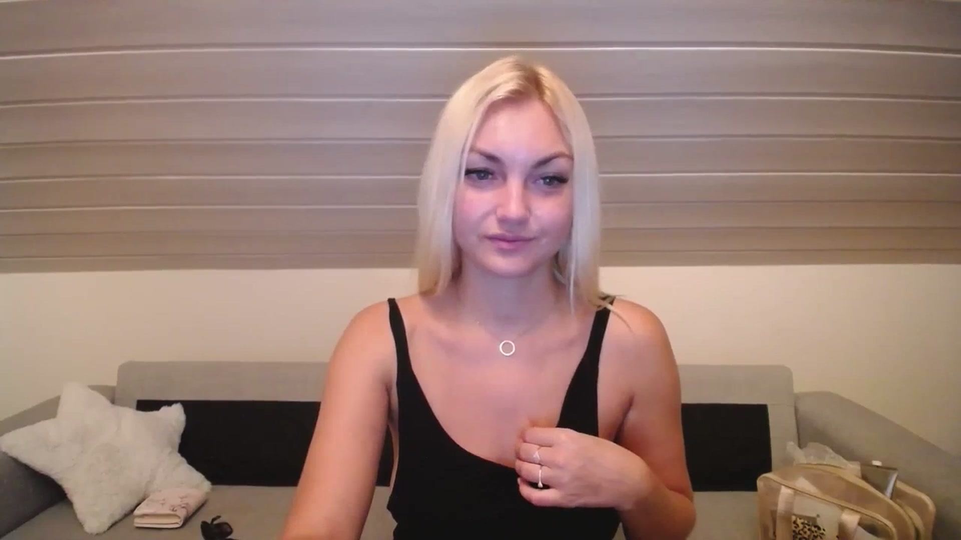 Gallery image thumbnail from AlissyaMay's myfreecams stream on, 11/26/2025, 20:03 image 9 of 20