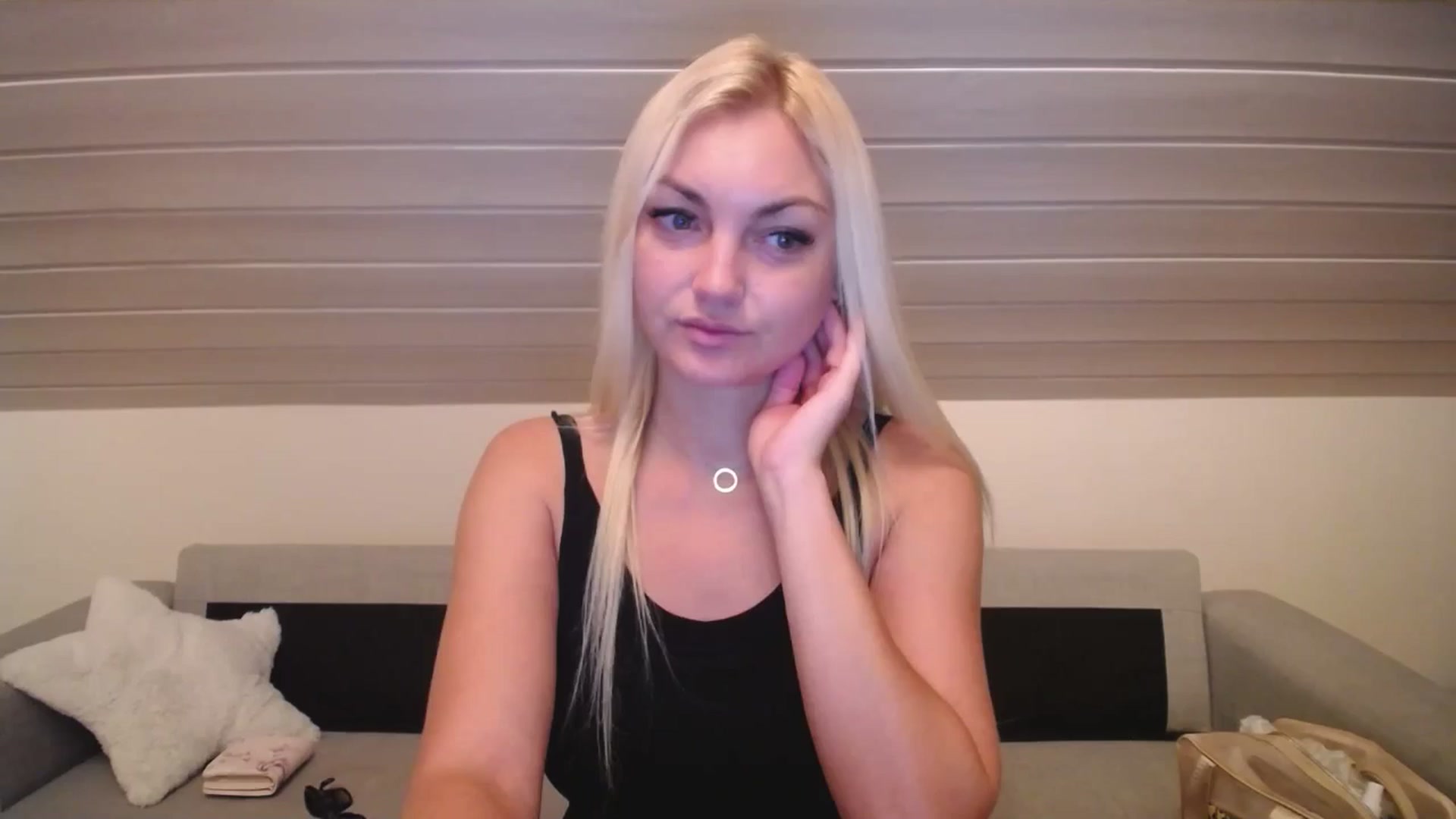 Gallery image thumbnail from AlissyaMay's myfreecams stream on, 11/26/2025, 20:03 image 1 of 20