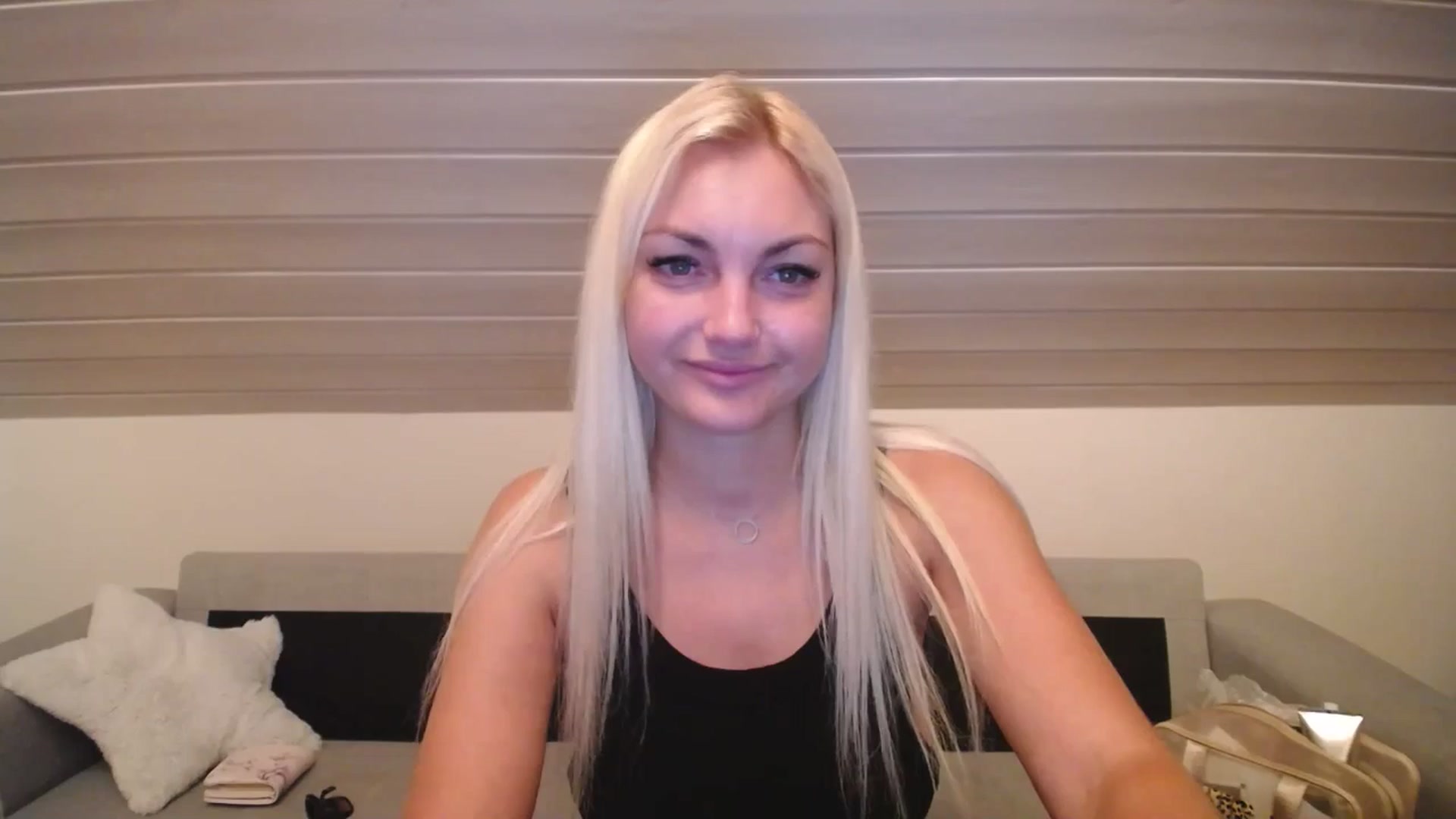 Gallery image thumbnail from AlissyaMay's myfreecams stream on, 11/26/2025, 20:03 image 5 of 20