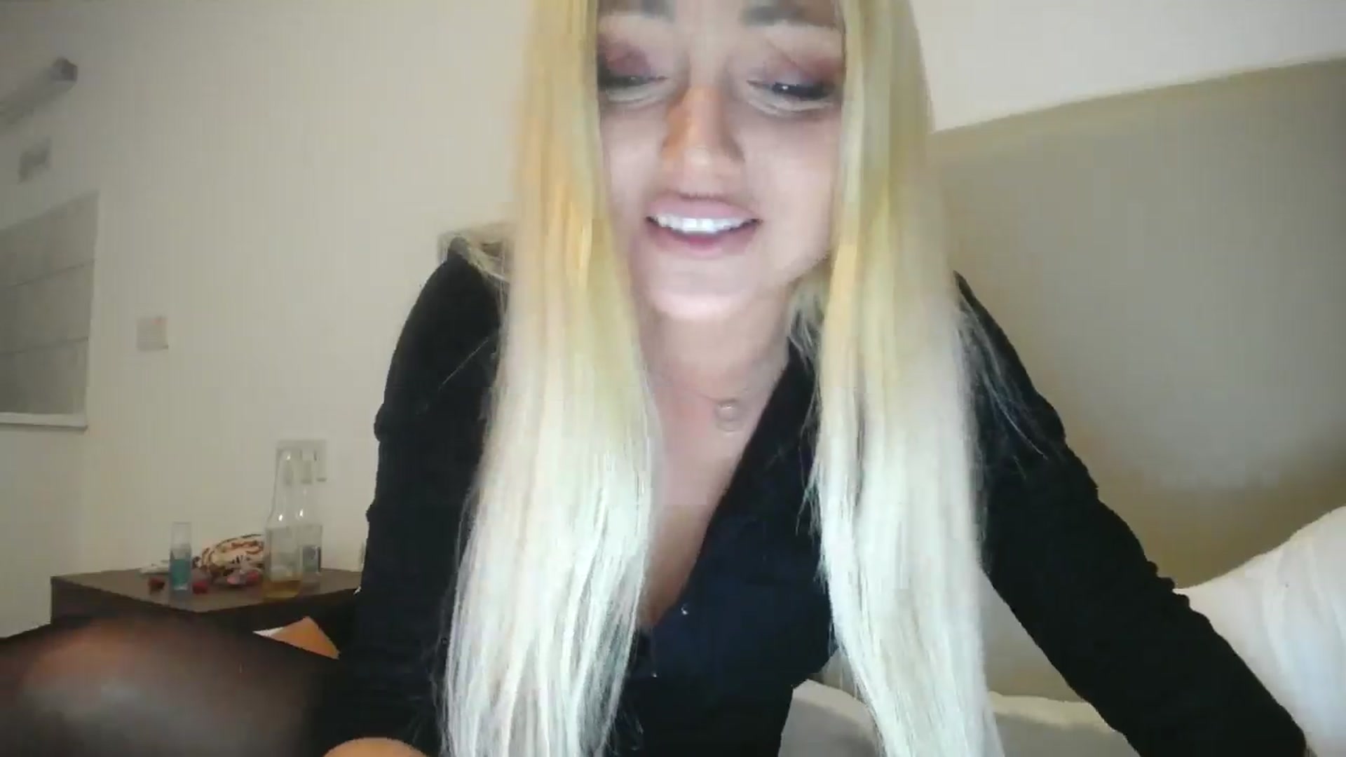 Gallery image thumbnail from AlissyaMay's myfreecams stream on, 12/09/2025, 24:45 image 5 of 20