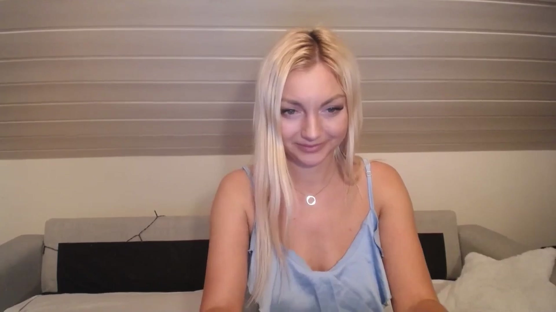 Gallery image thumbnail from AlissyaMay's myfreecams stream on, 12/12/2025, 18:03 image 15 of 20