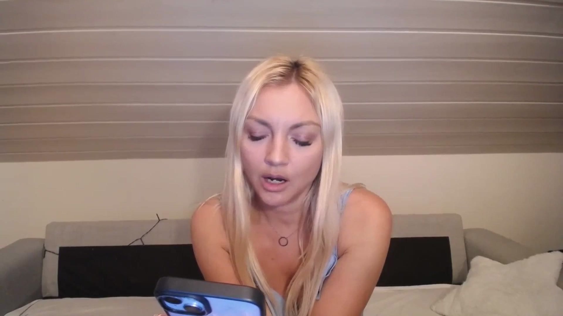 Gallery image thumbnail from AlissyaMay's myfreecams stream on, 12/12/2025, 18:03 image 8 of 20
