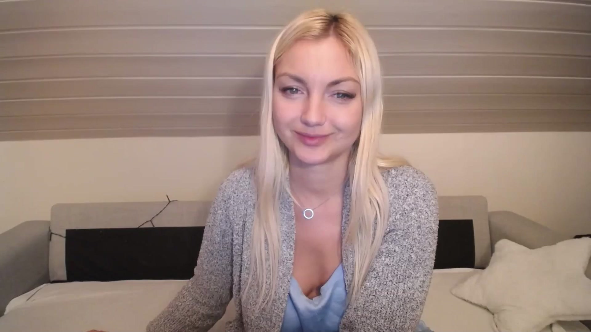 Gallery image thumbnail from AlissyaMay's myfreecams stream on, 12/12/2025, 19:57 image 17 of 20