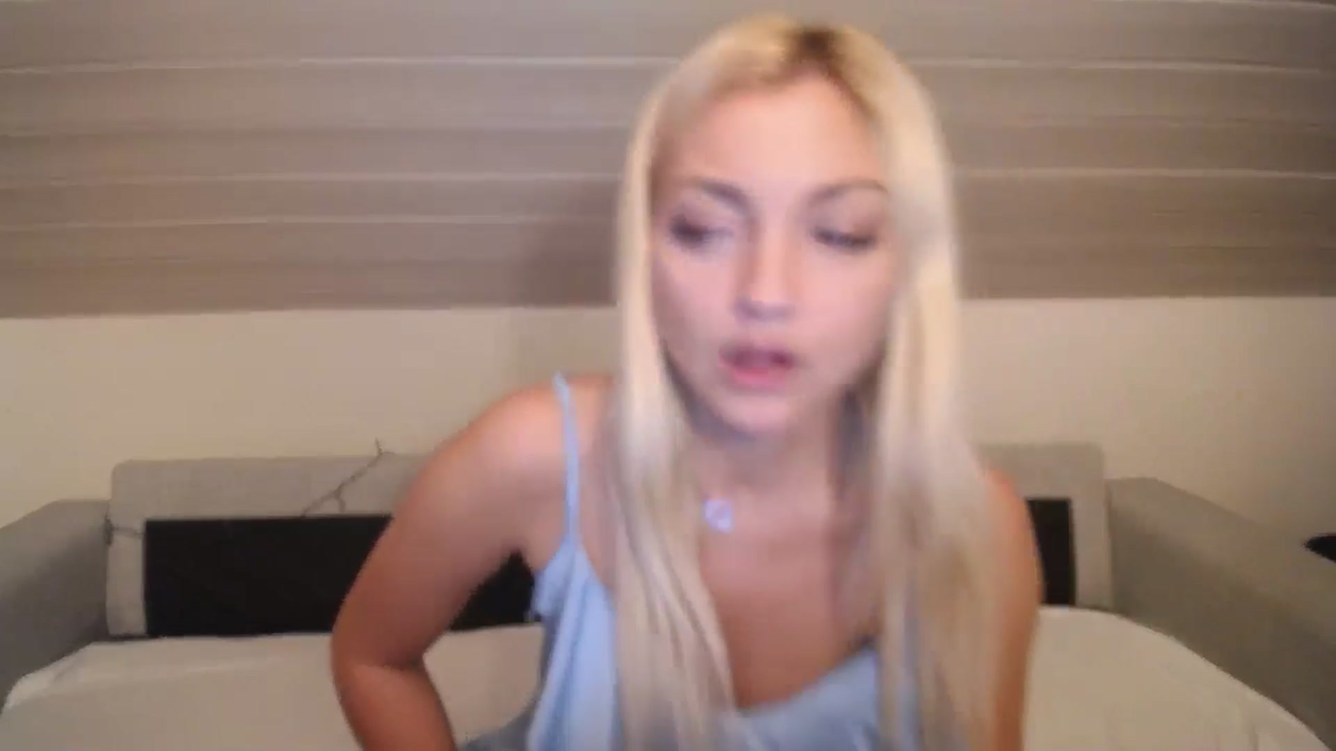 Gallery image thumbnail from AlissyaMay's myfreecams stream on, 12/12/2025, 19:57 image 19 of 20