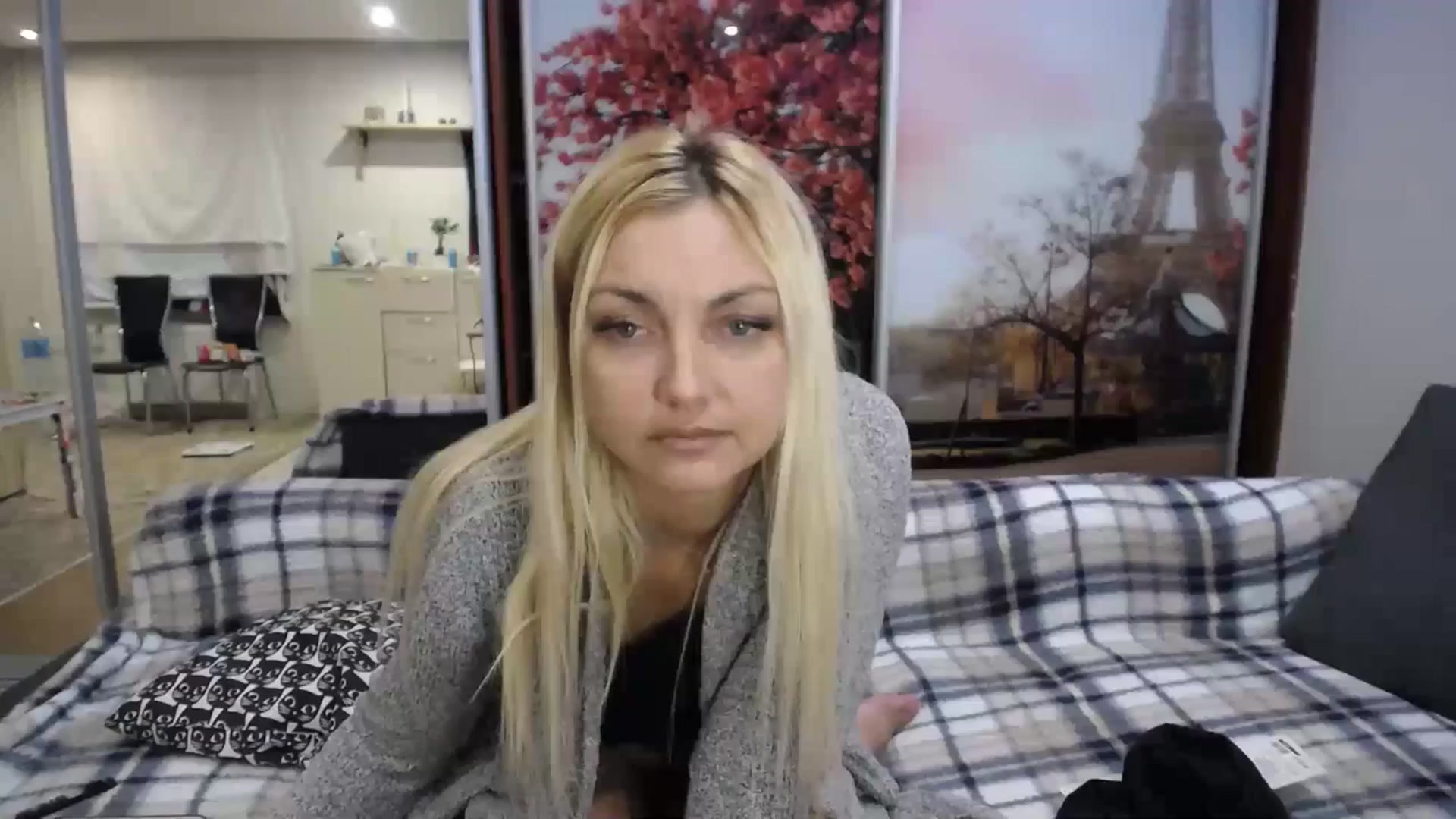 Gallery image thumbnail from AlissyaMay's myfreecams stream on, 12/25/2025, 18:05 image 17 of 20