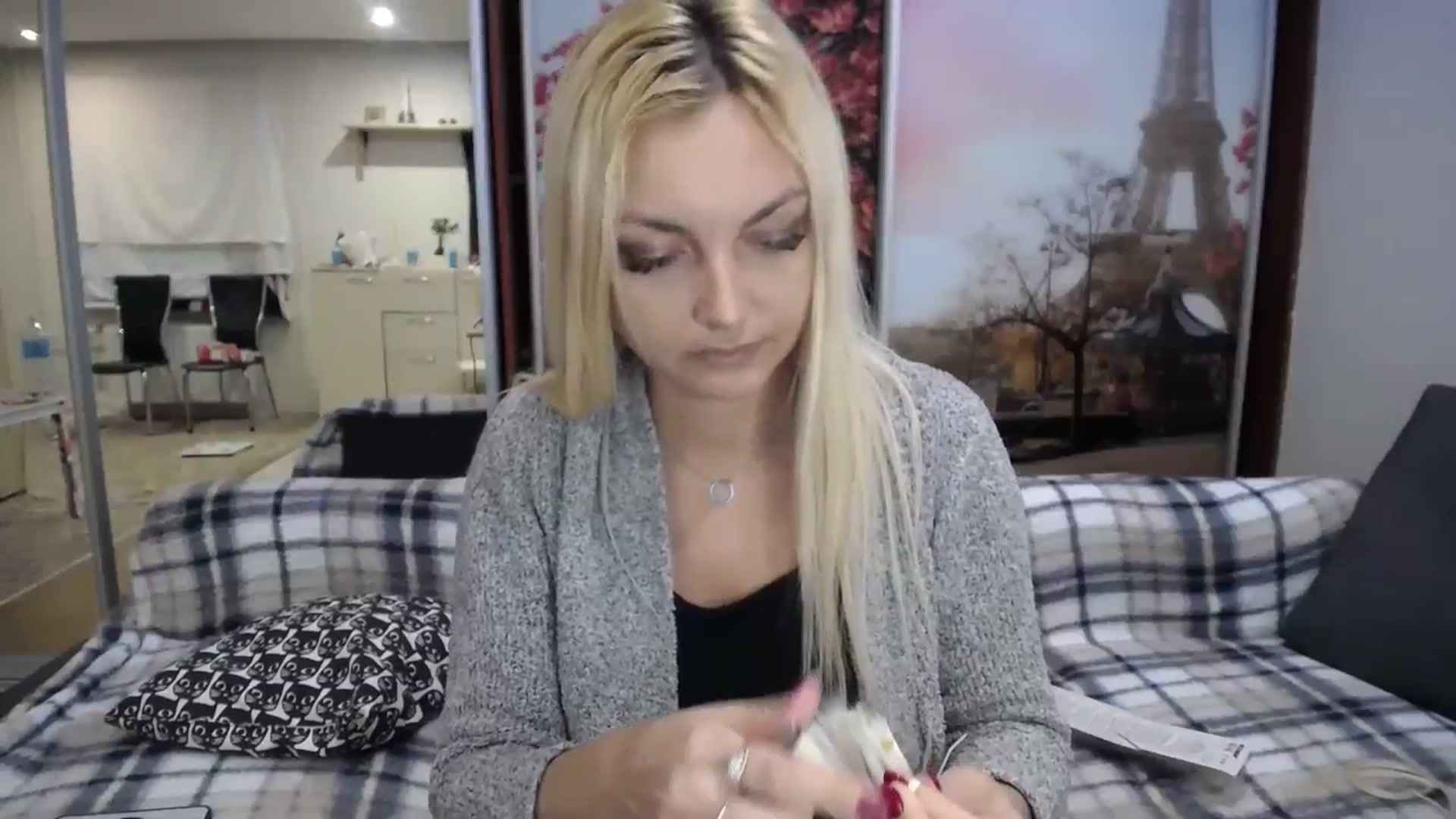 Gallery image thumbnail from AlissyaMay's myfreecams stream on, 12/25/2025, 18:05 image 2 of 20