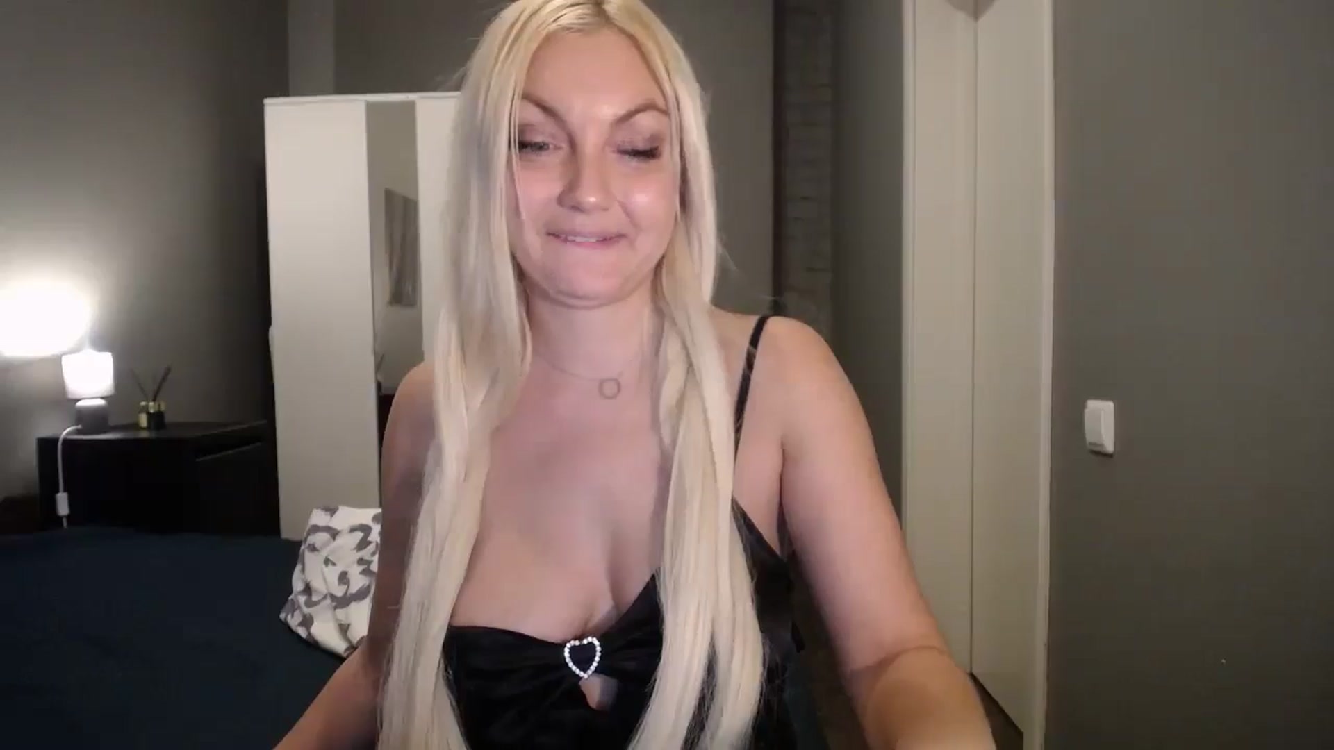 Gallery image thumbnail from AlissyaMay's myfreecams stream on, 01/28/2026, 04:29 image 14 of 20
