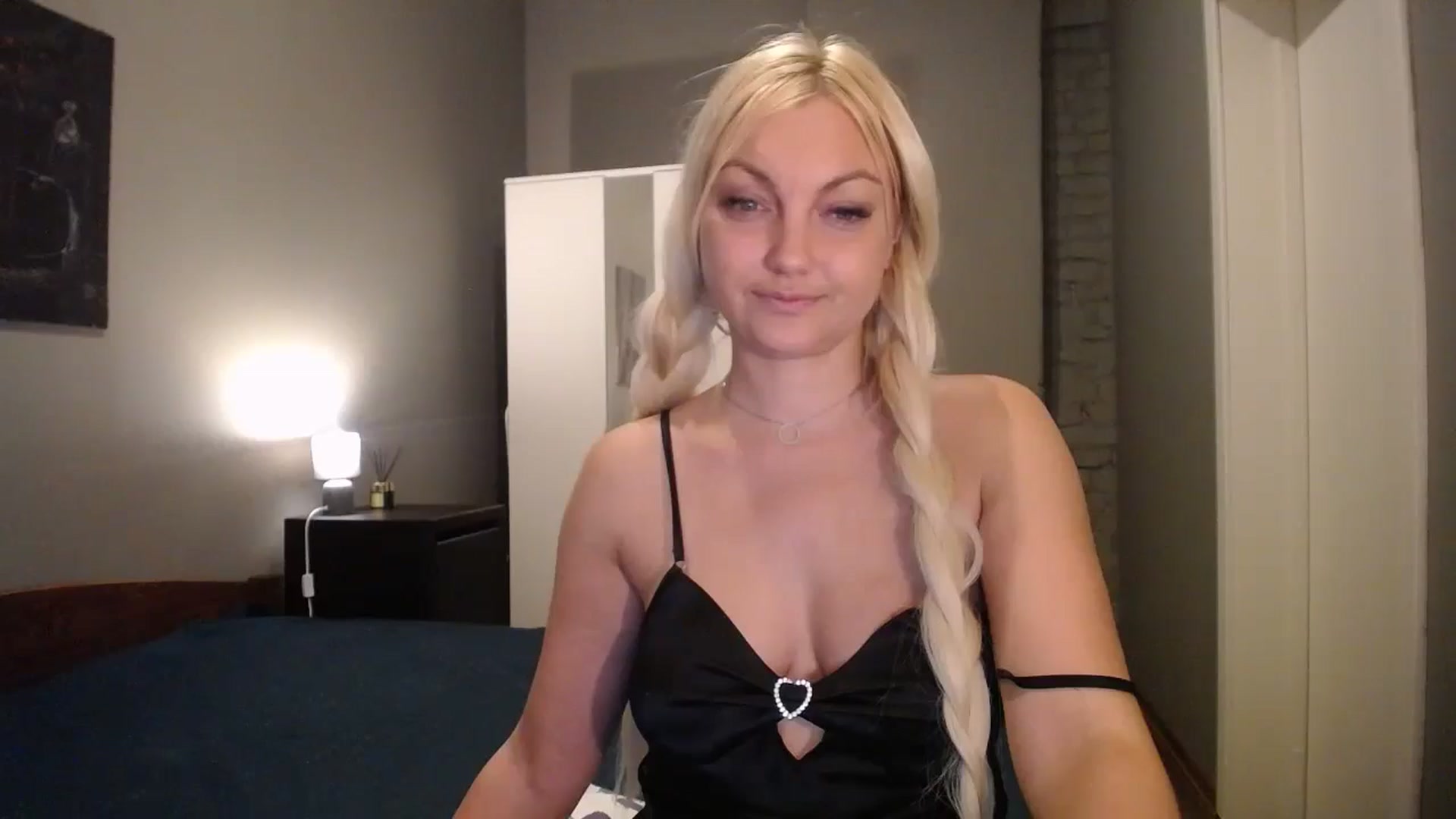Gallery image thumbnail from AlissyaMay's myfreecams stream on, 01/30/2026, 09:06 image 16 of 20