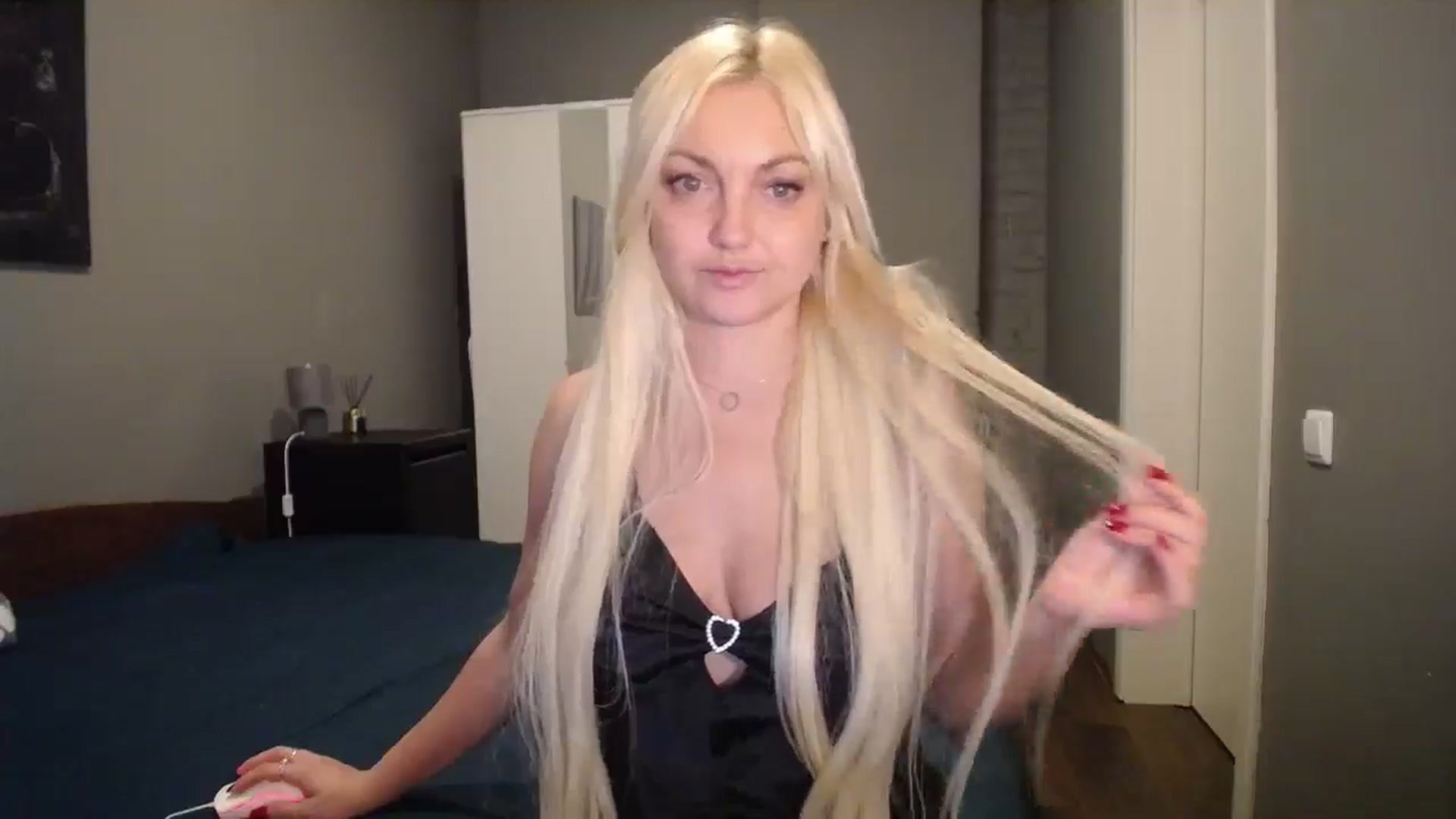 Gallery image thumbnail from AlissyaMay's myfreecams stream on, 01/31/2026, 10:08 image 2 of 20