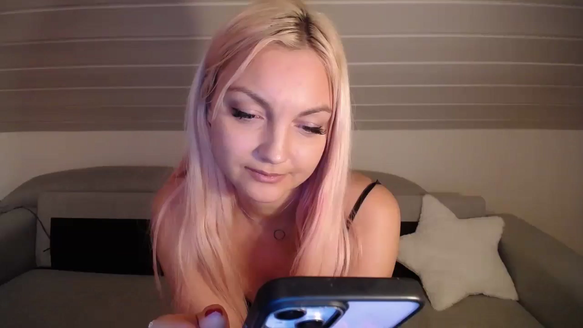 Gallery image thumbnail from AlissyaMay's myfreecams stream on, 02/14/2026, 15:53 image 1 of 20