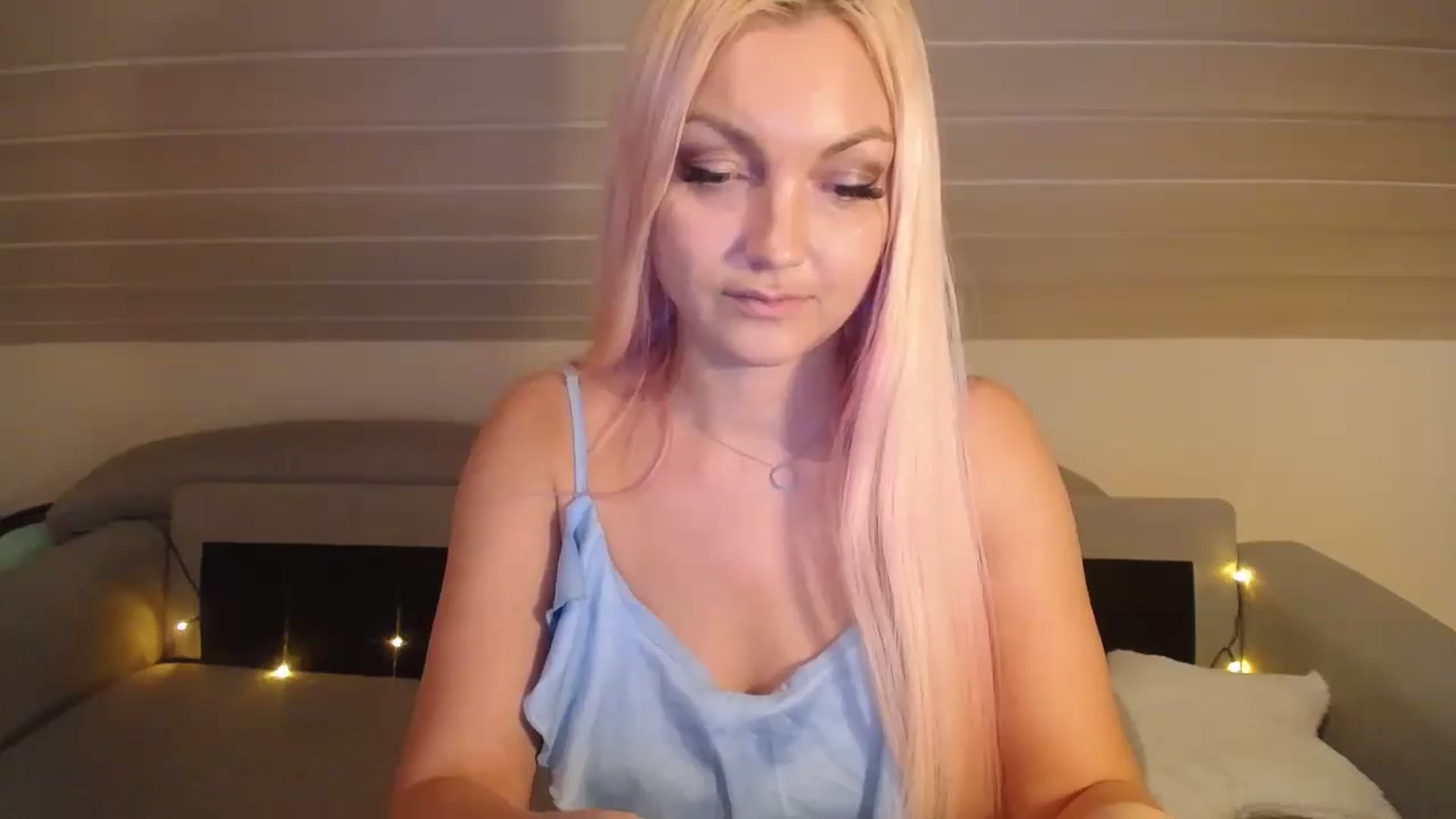 Gallery image thumbnail from AlissyaMay's myfreecams stream on, 02/16/2026, 20:36 image 11 of 20