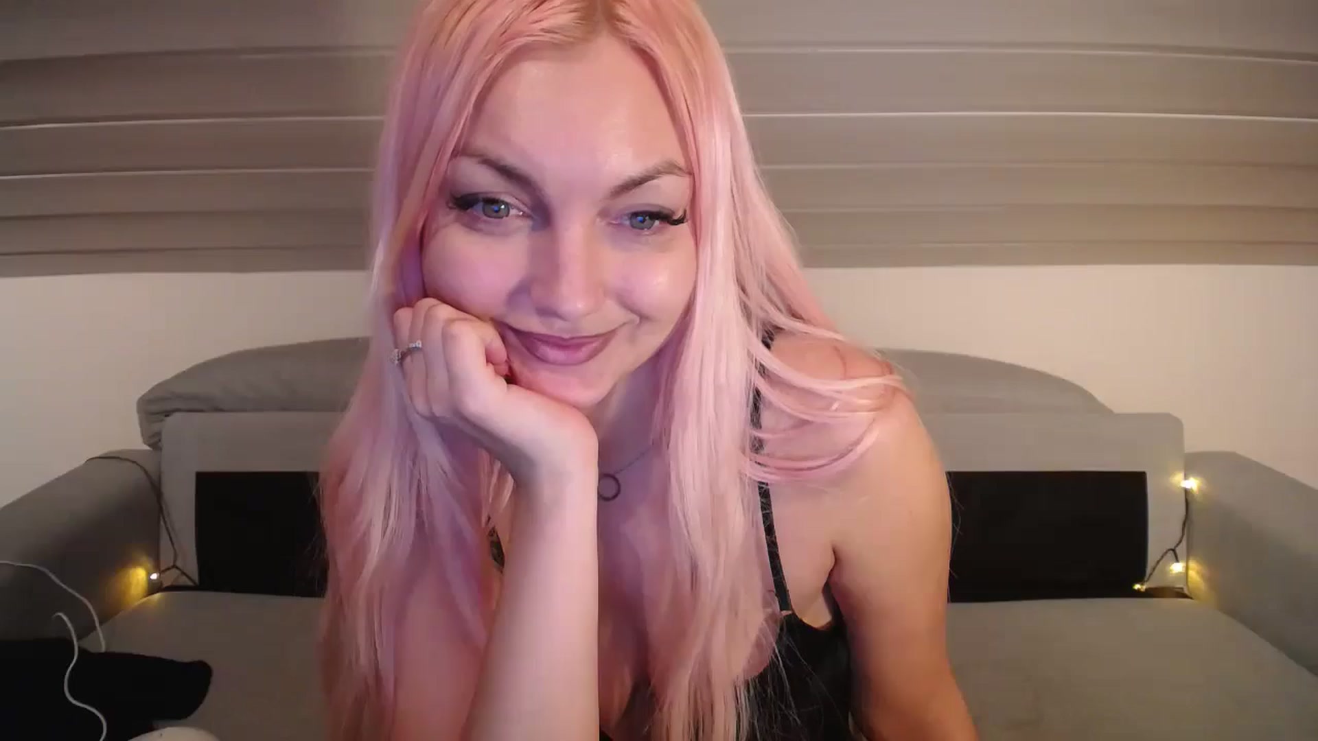 Gallery image thumbnail from AlissyaMay's myfreecams stream on, 02/20/2026, 19:10 image 19 of 20